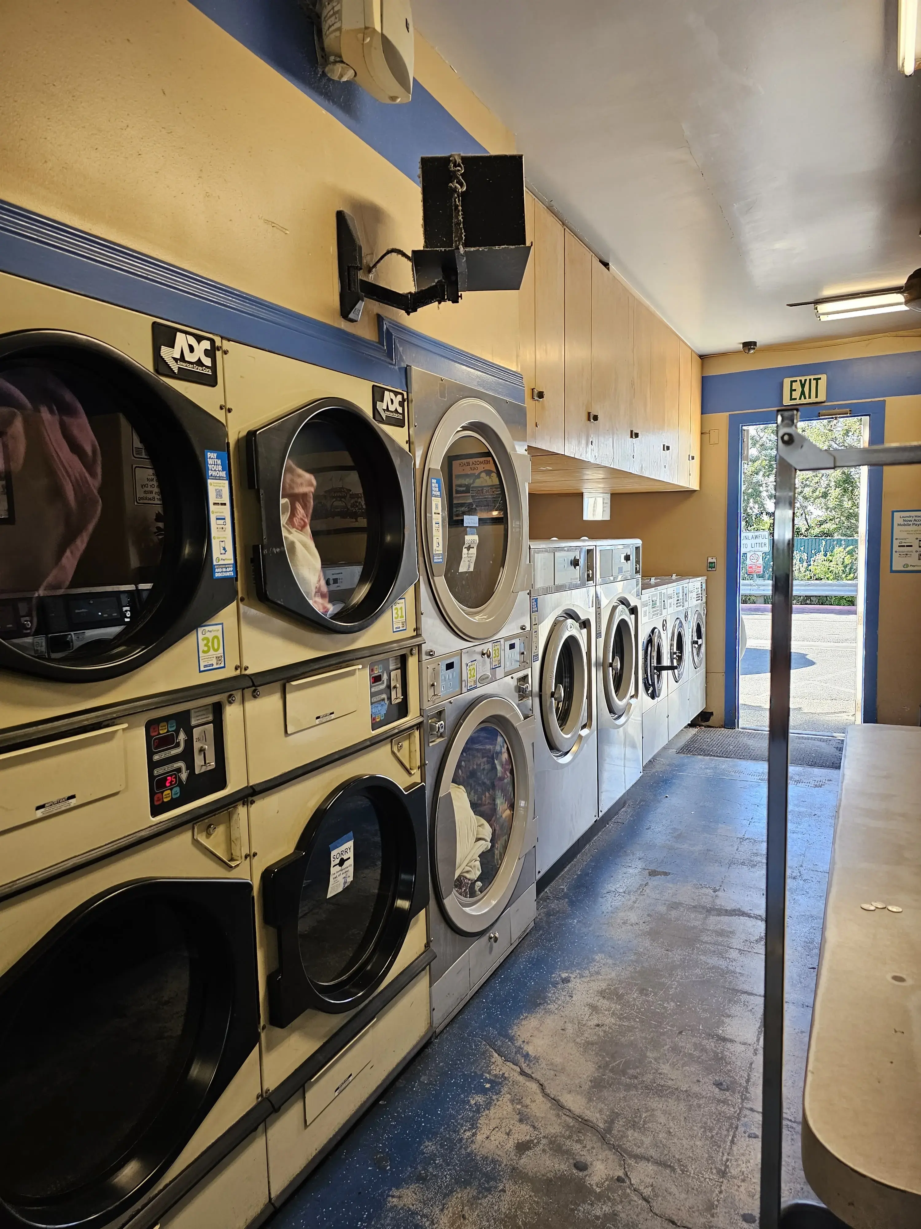 Wash & Surf Coin Laundry location