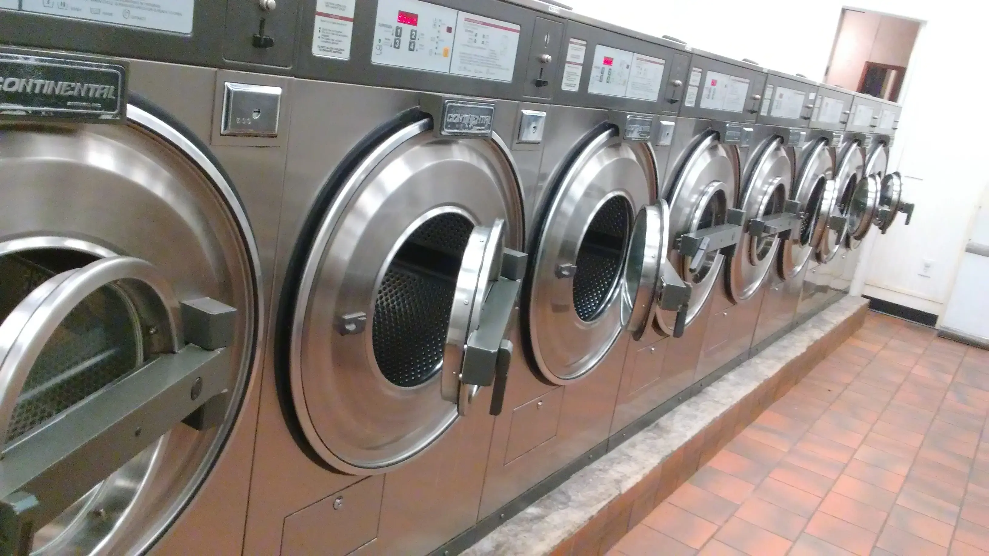 Wash Tub Laundry & Dry Cleaning thumbnail 14