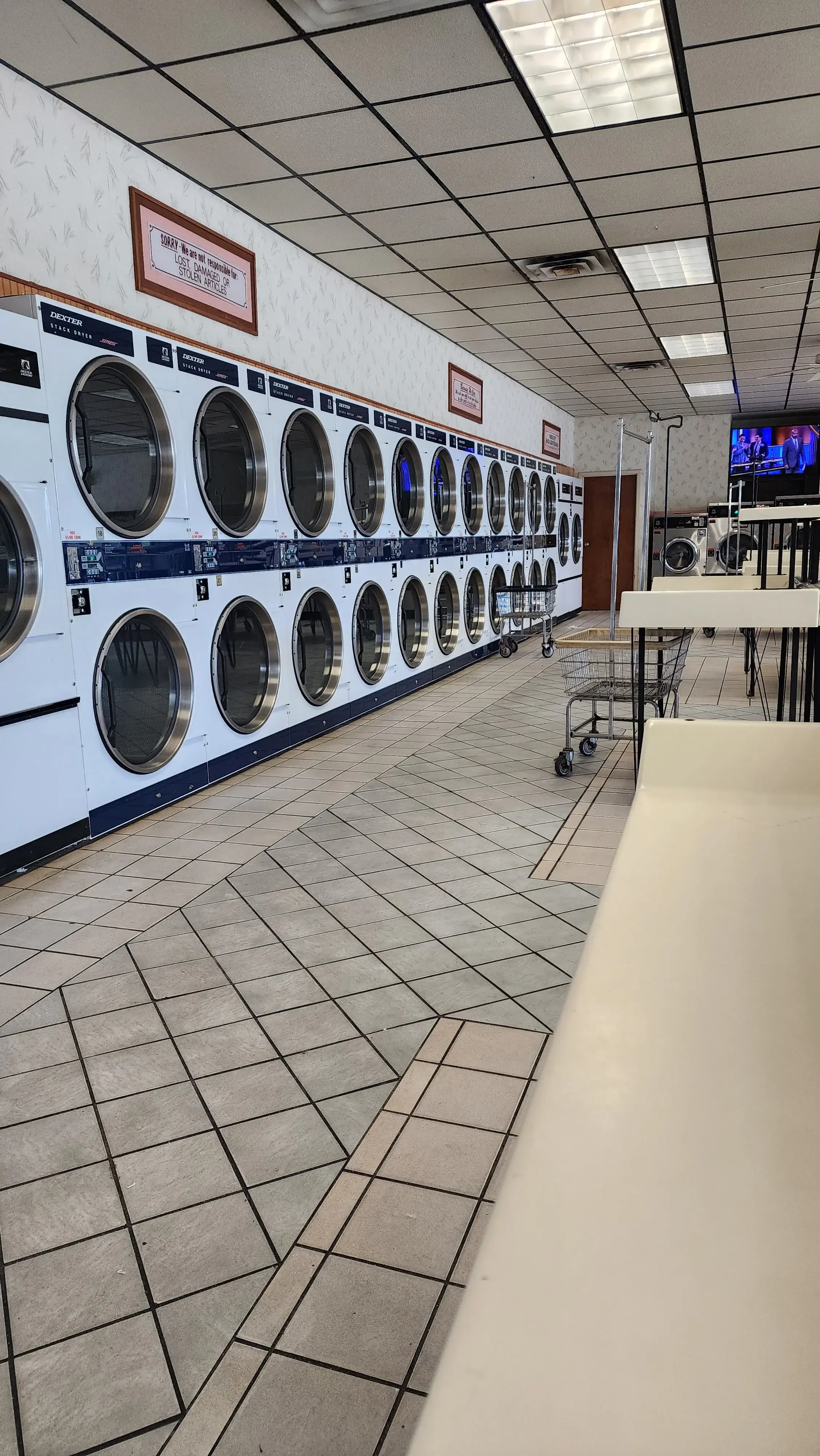 Wash Tub Laundry - Image 2