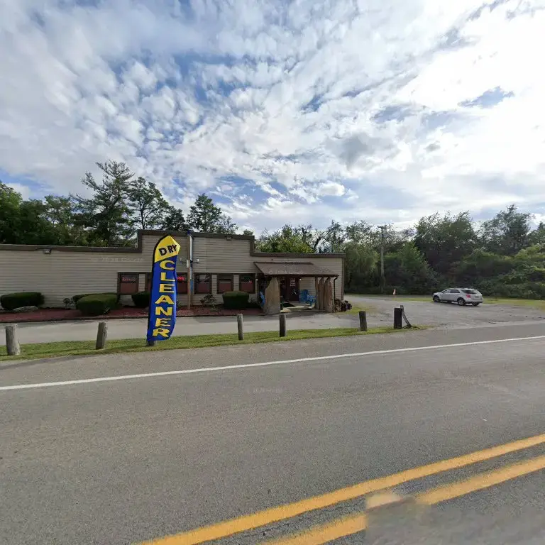 Wash-Um II Laundromat & Tanning thumbnail 16