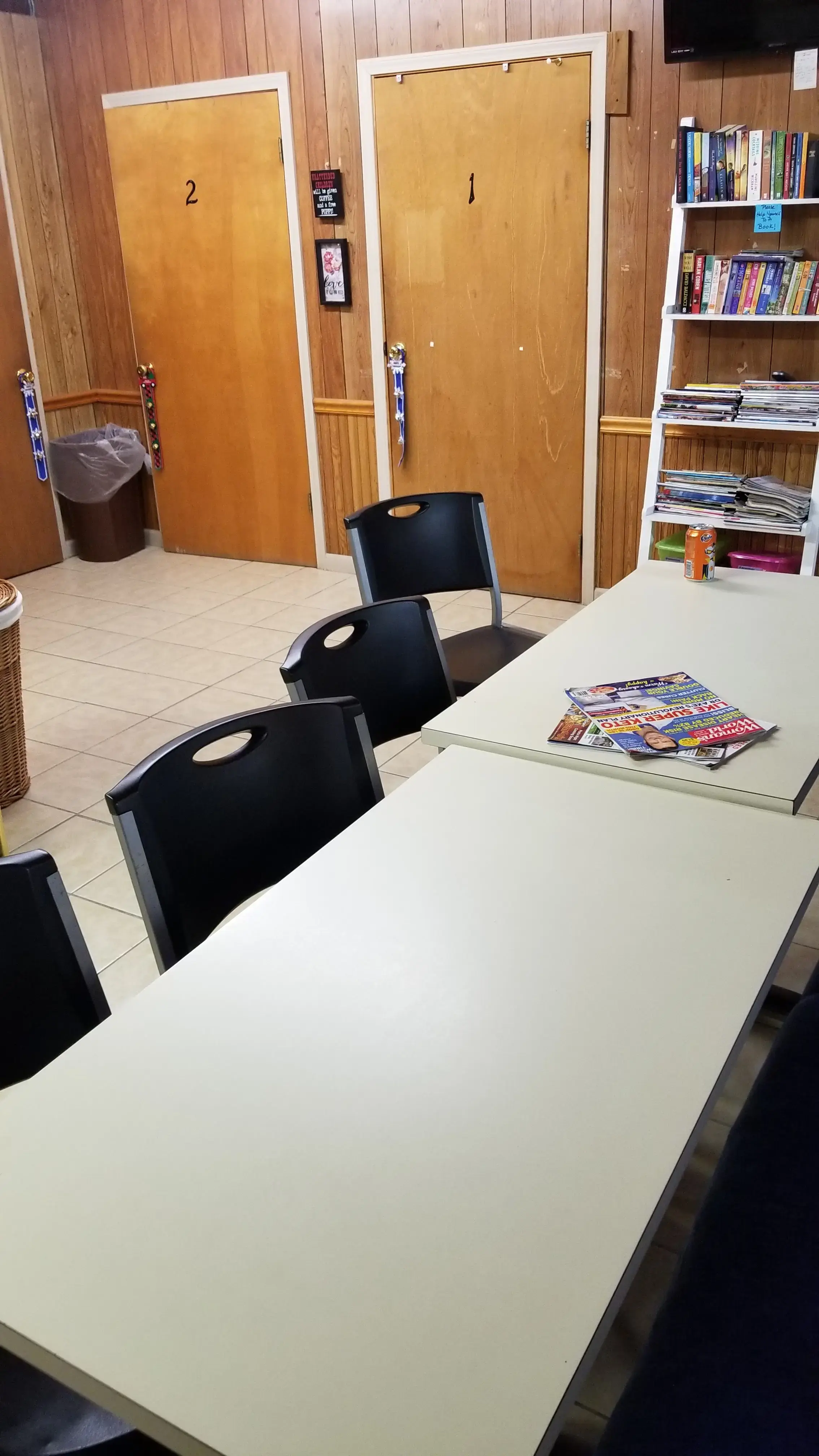 Wash-Um II Laundromat & Tanning - Image 9