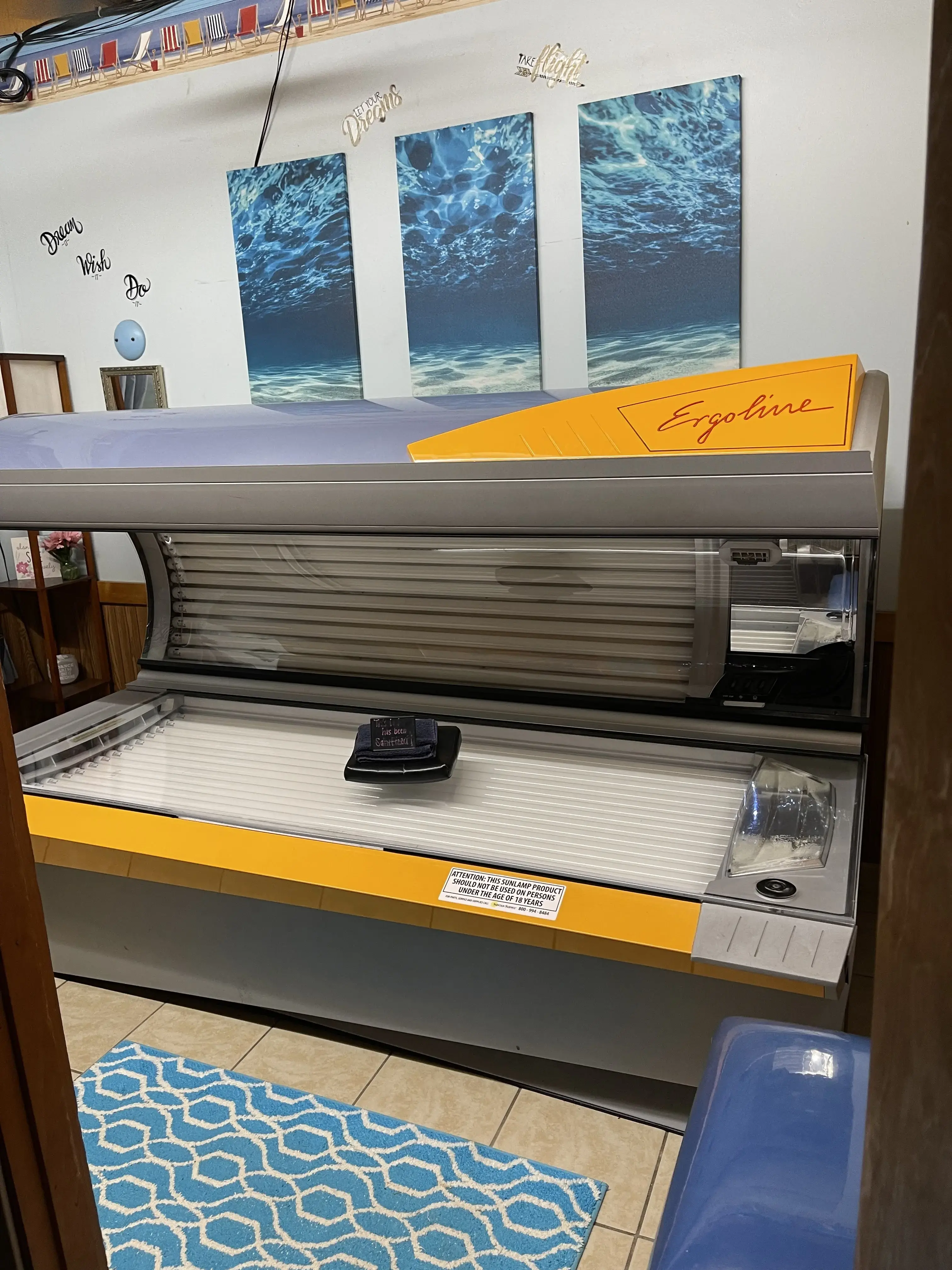 Wash-Um II Laundromat & Tanning thumbnail 15