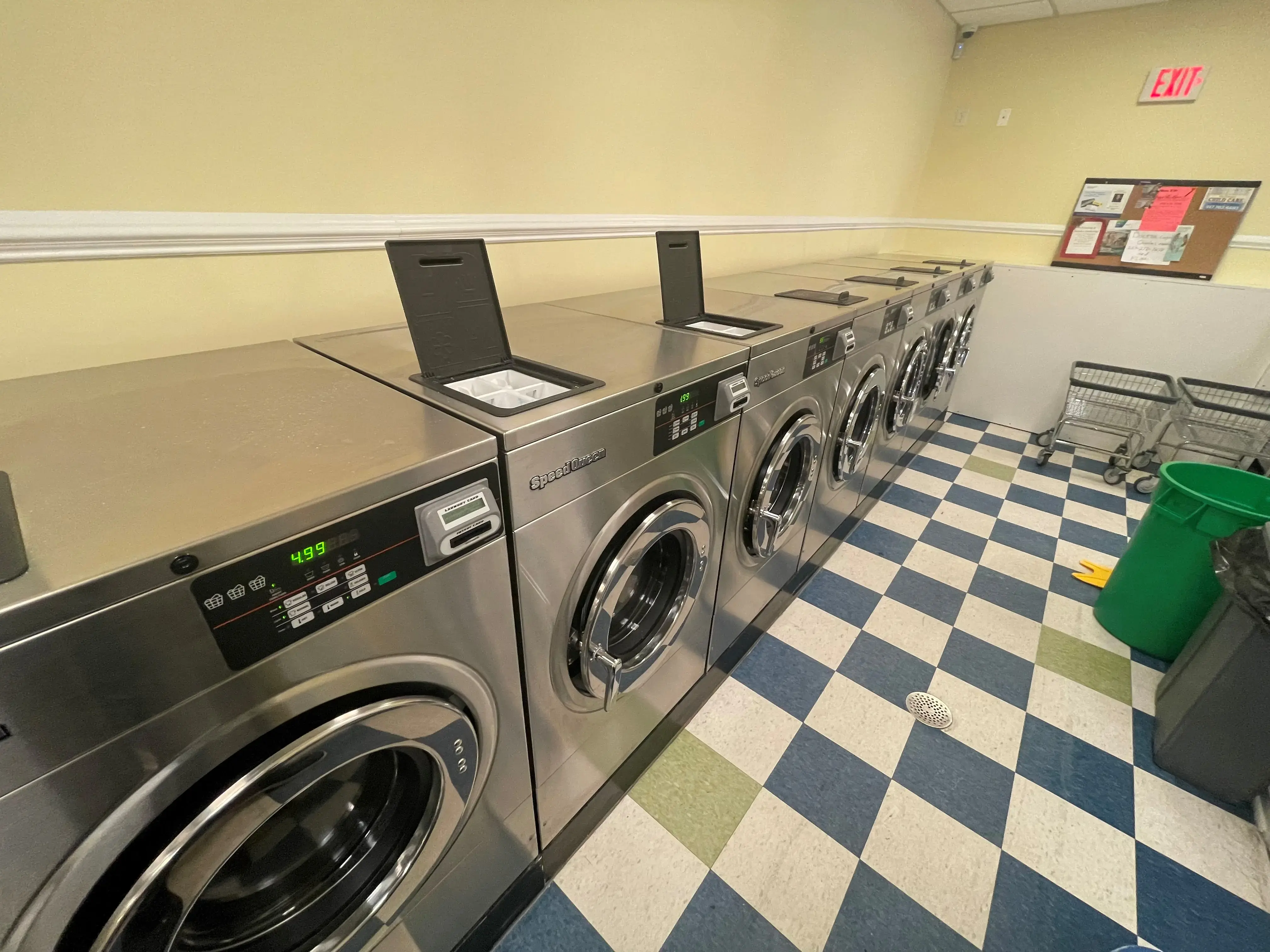Wash Wearhouse Laundromat - Image 1