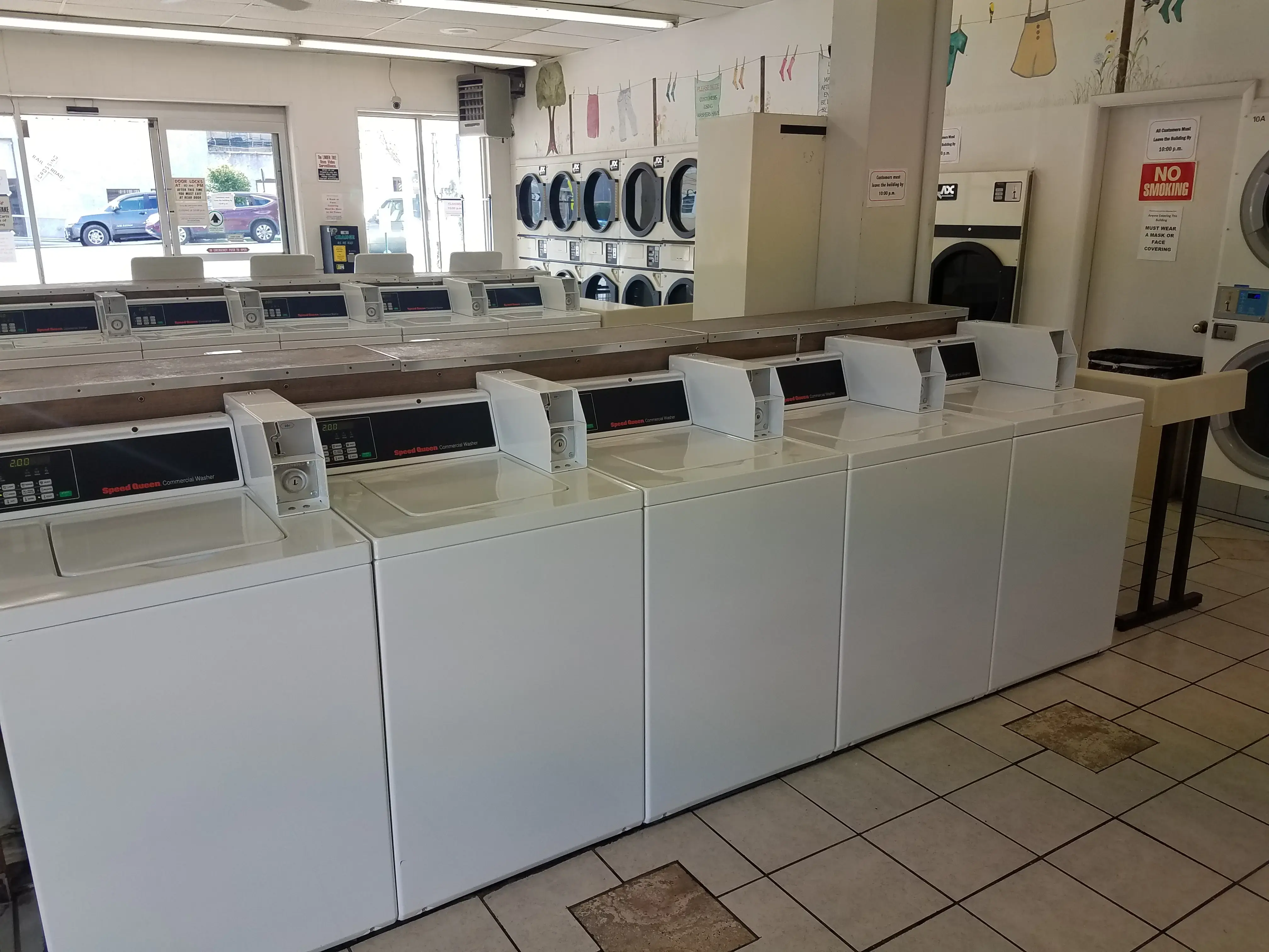 Wash Wearhouse Laundromat thumbnail 8