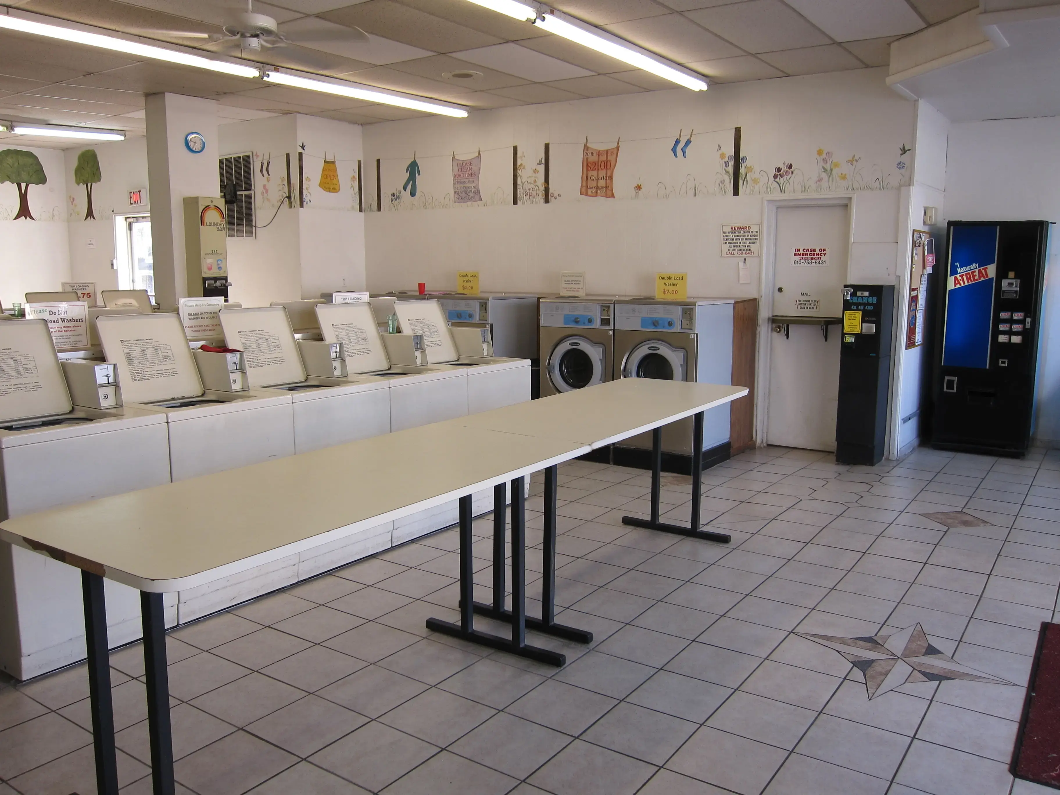 Wash Wearhouse Laundromat thumbnail 7