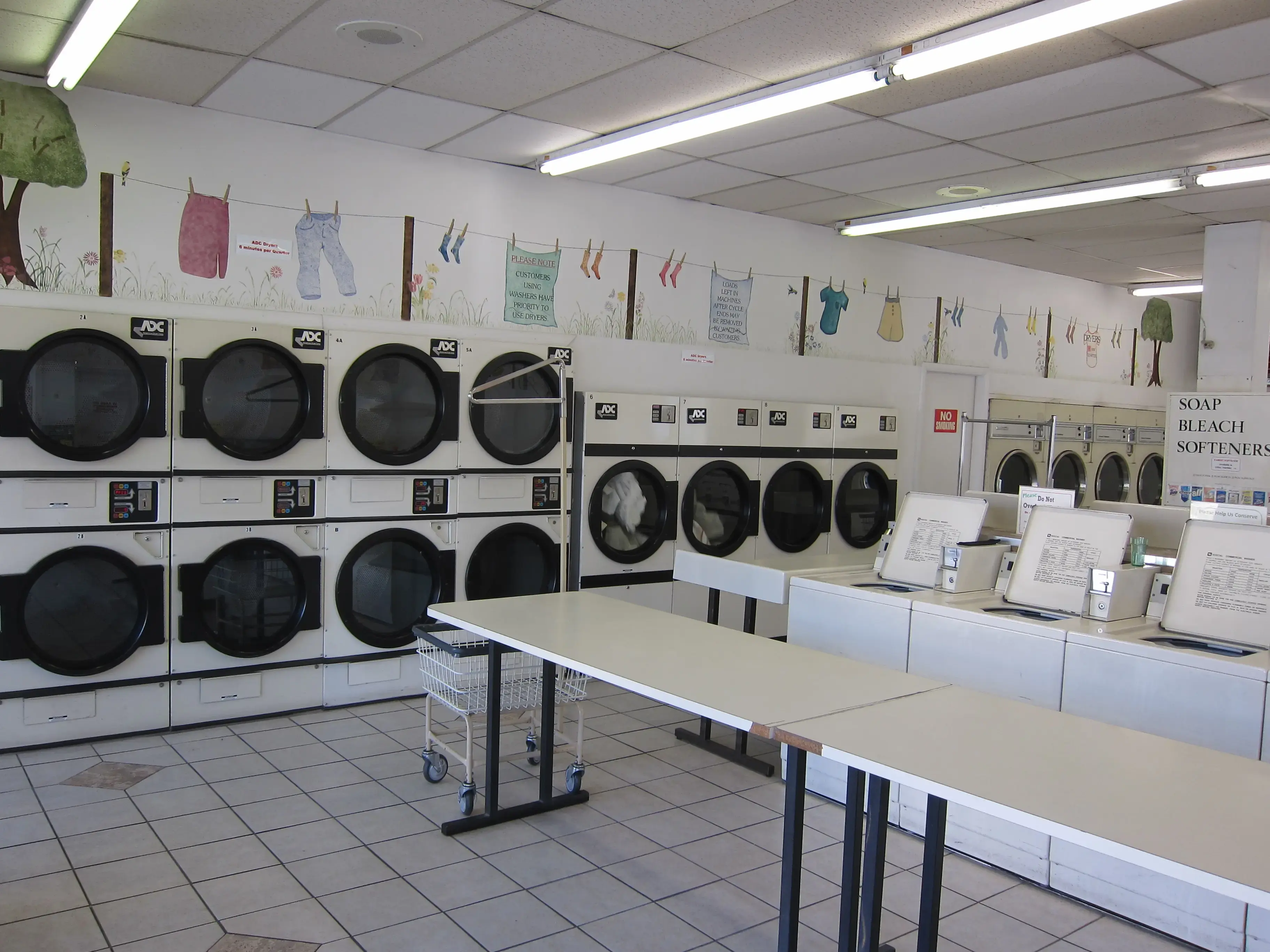 Wash Wearhouse Laundromat - Image 20
