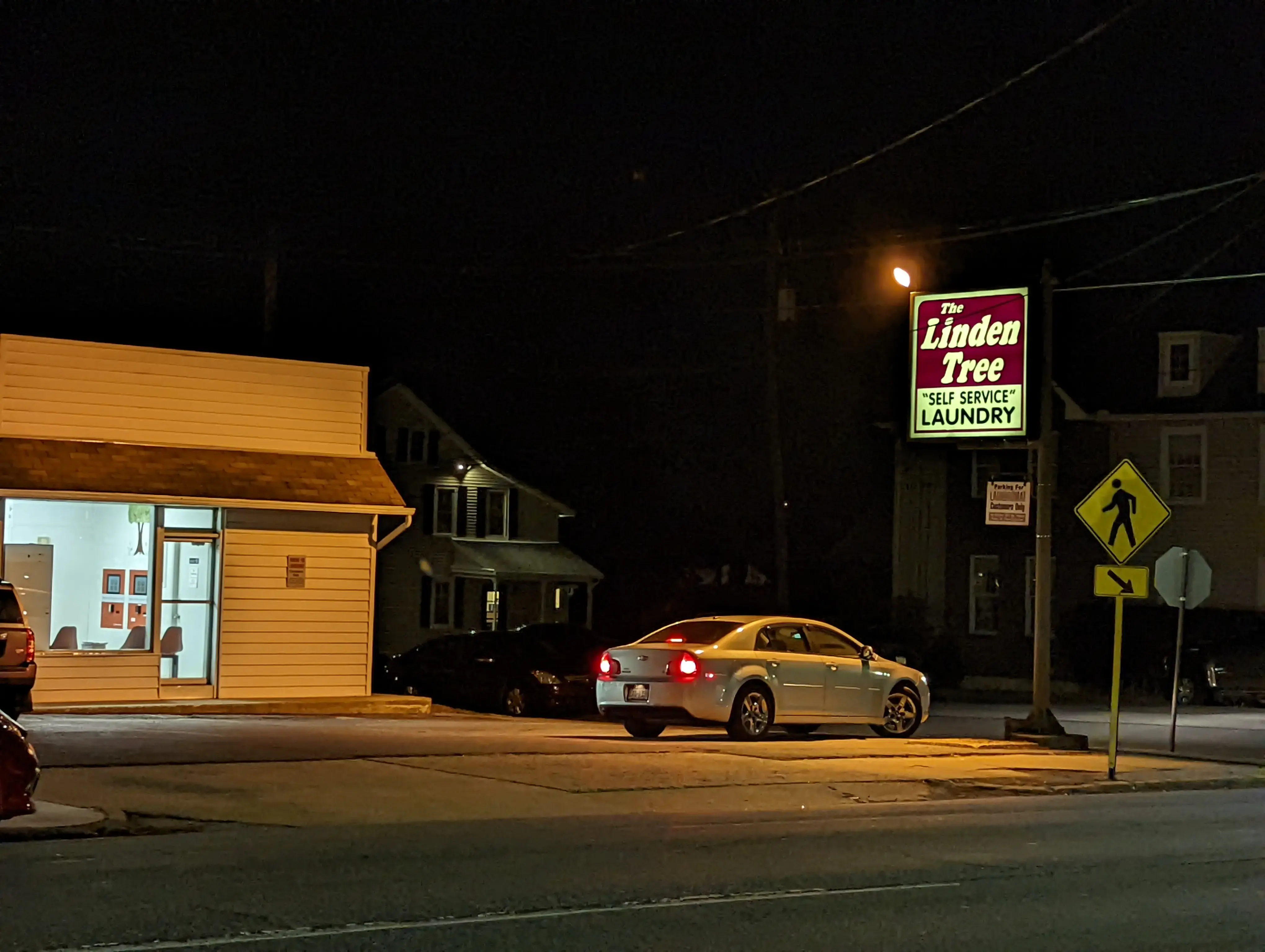 Wash Wearhouse Laundromat - Image 9
