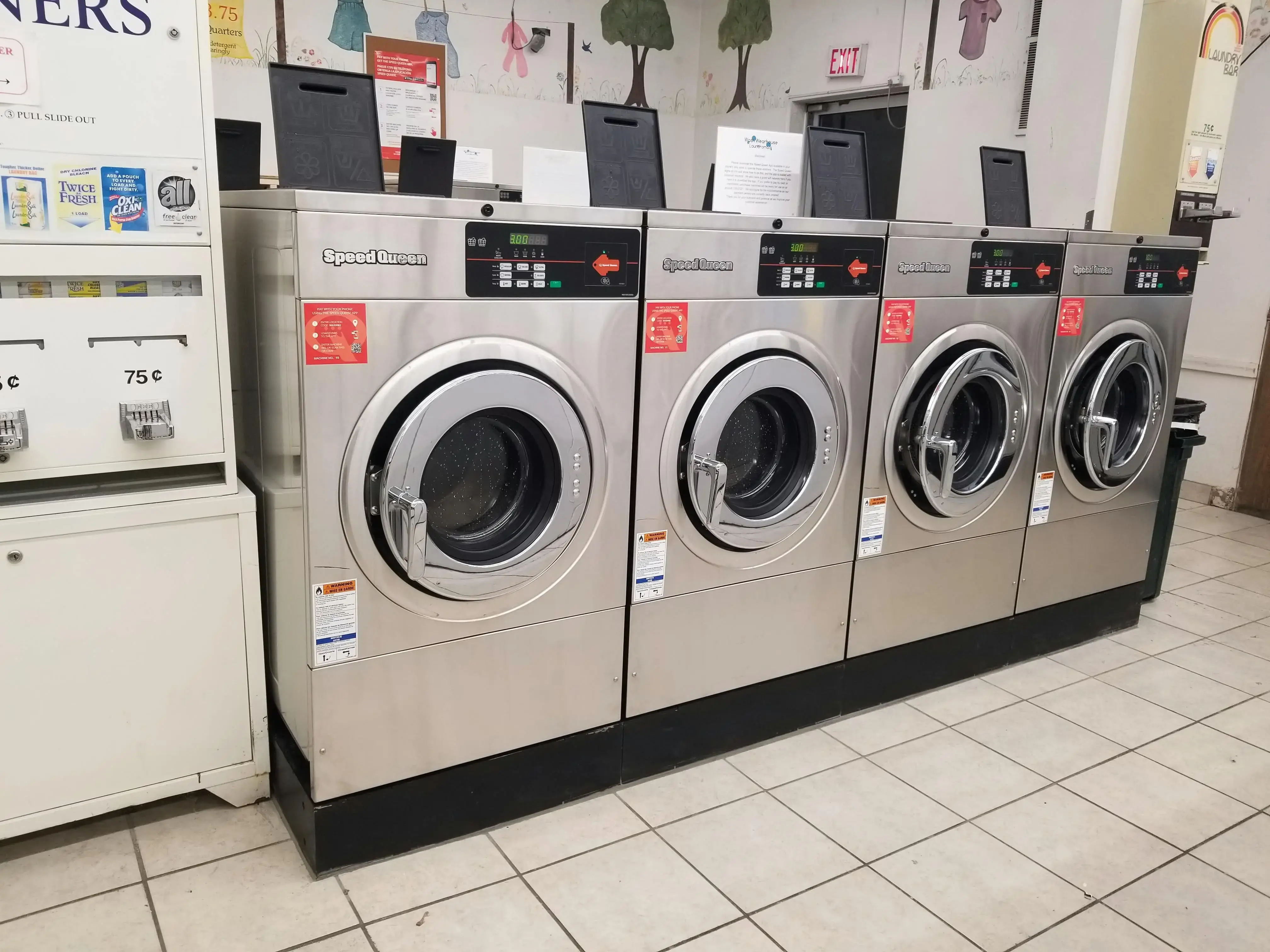 Wash Wearhouse Laundromat thumbnail 3