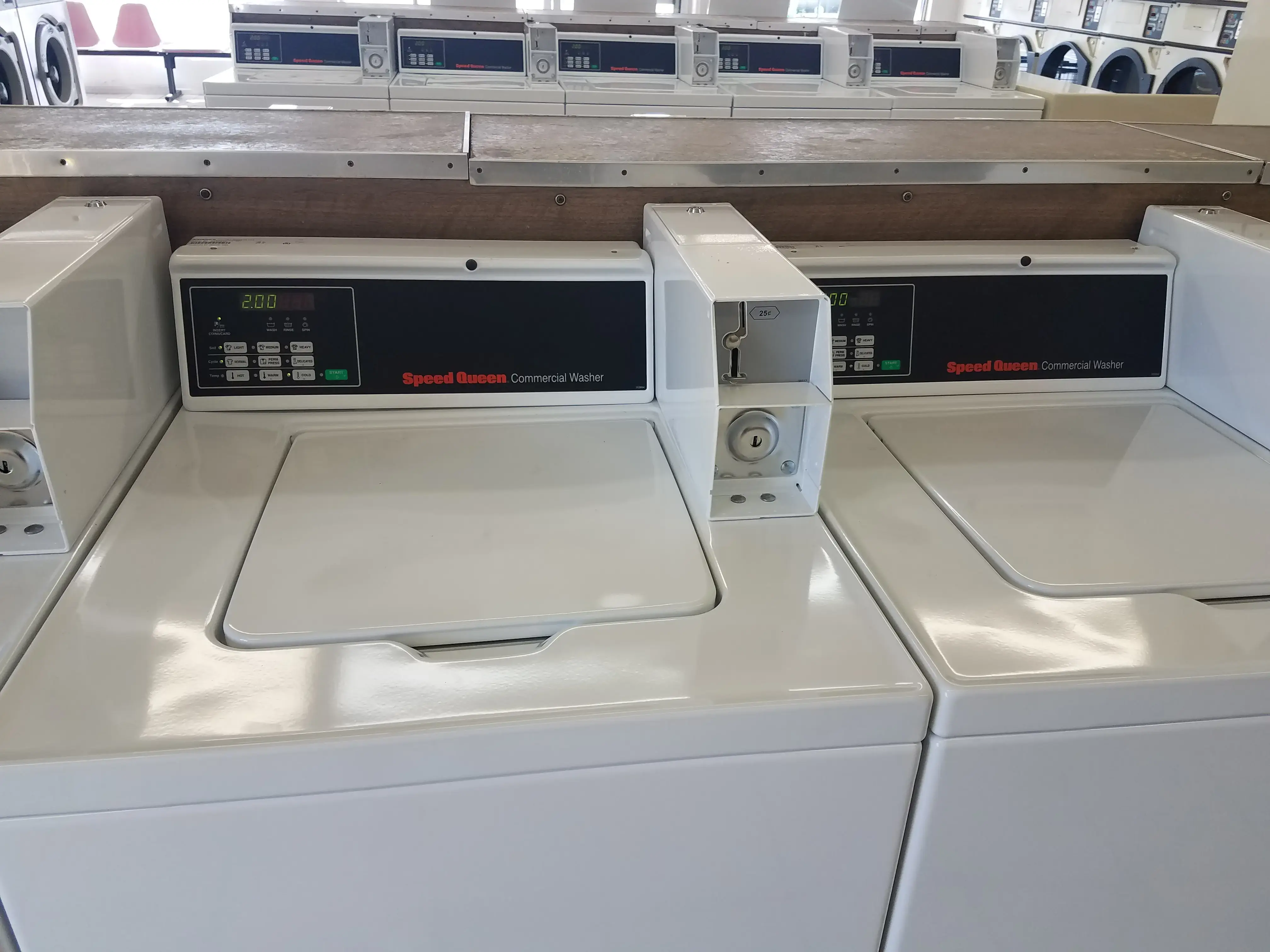 Wash Wearhouse Laundromat - Image 6