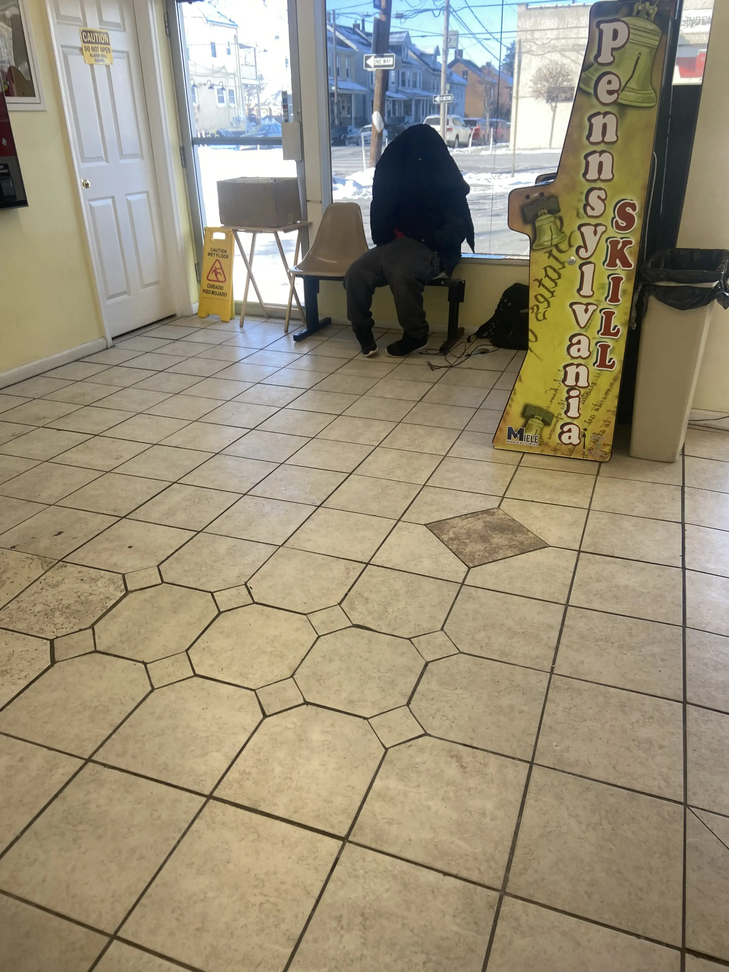 Wash Wearhouse Laundromat - Image 13