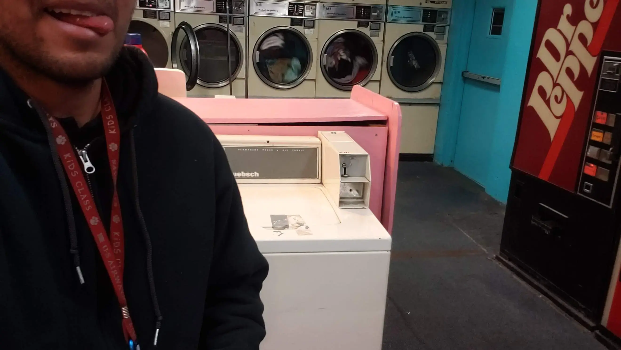 Wash Wearhouse Laundromat - Image 17