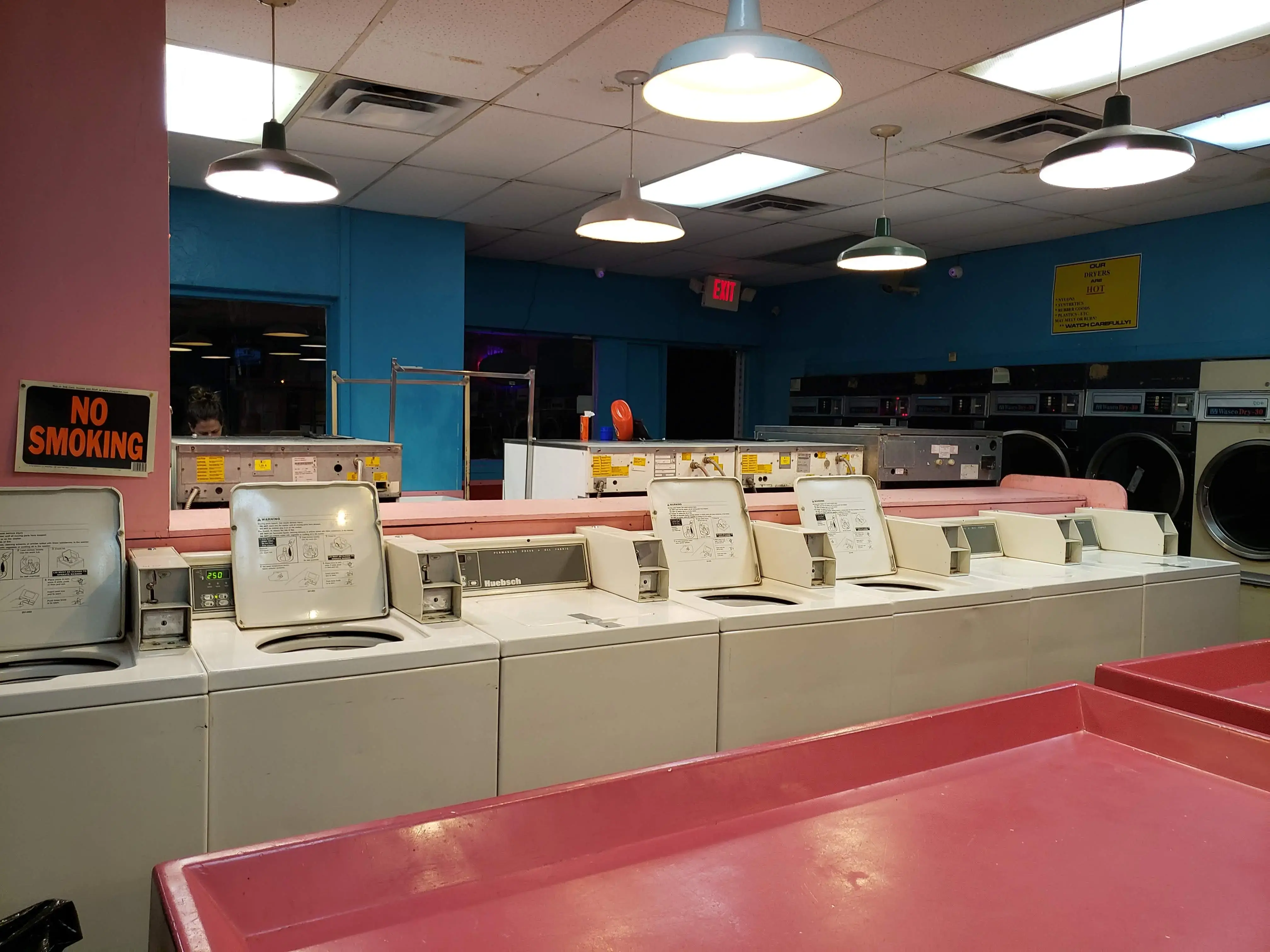 Wash Wearhouse Laundromat - Image 16