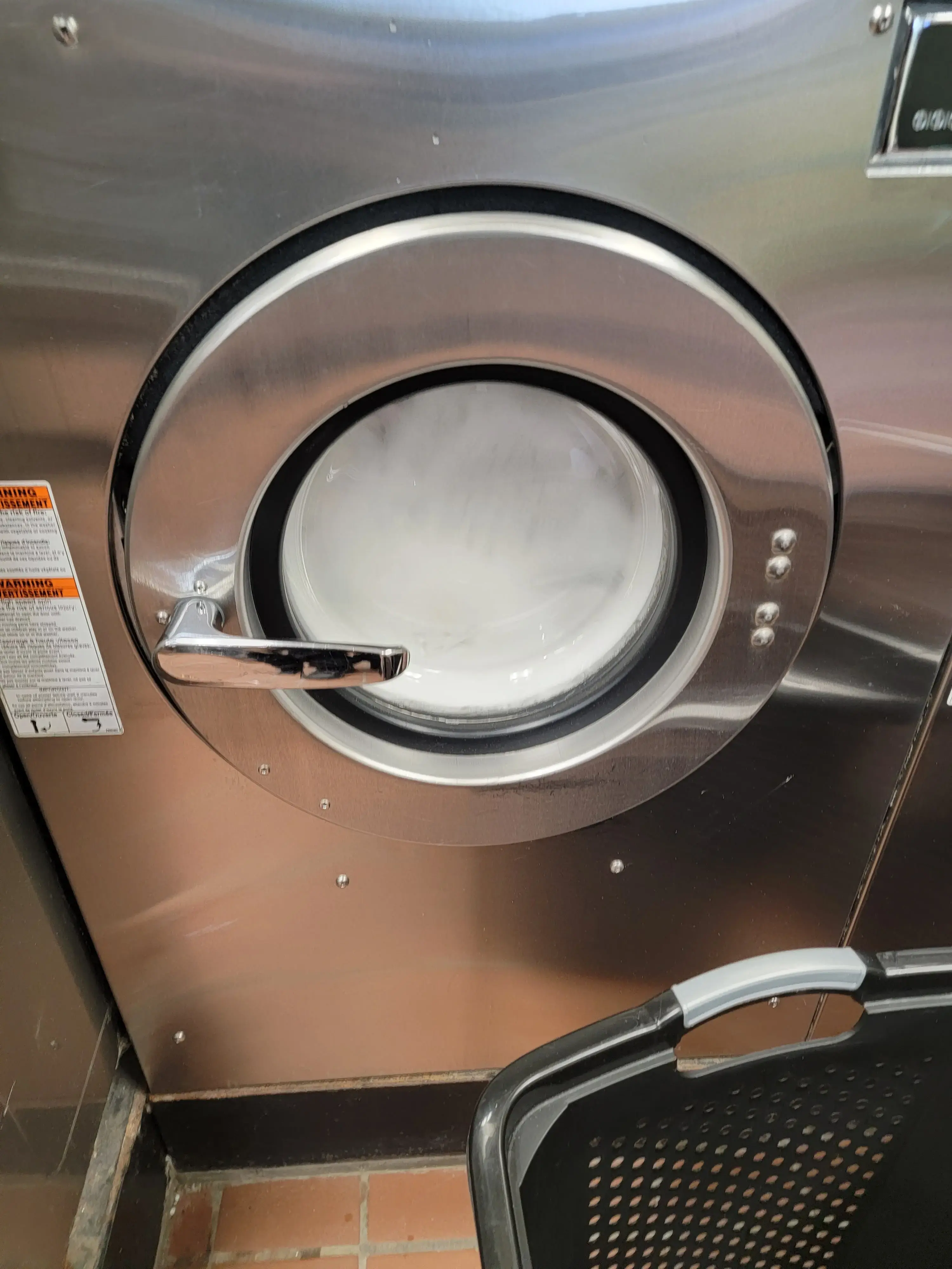 Wash Wearhouse Laundromat - Image 18