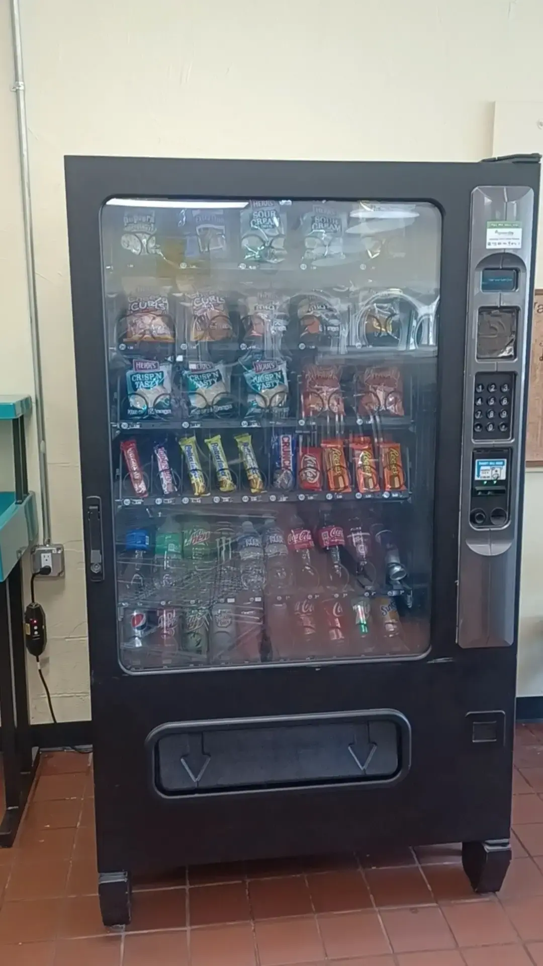 Wash Wearhouse Laundromat thumbnail 15