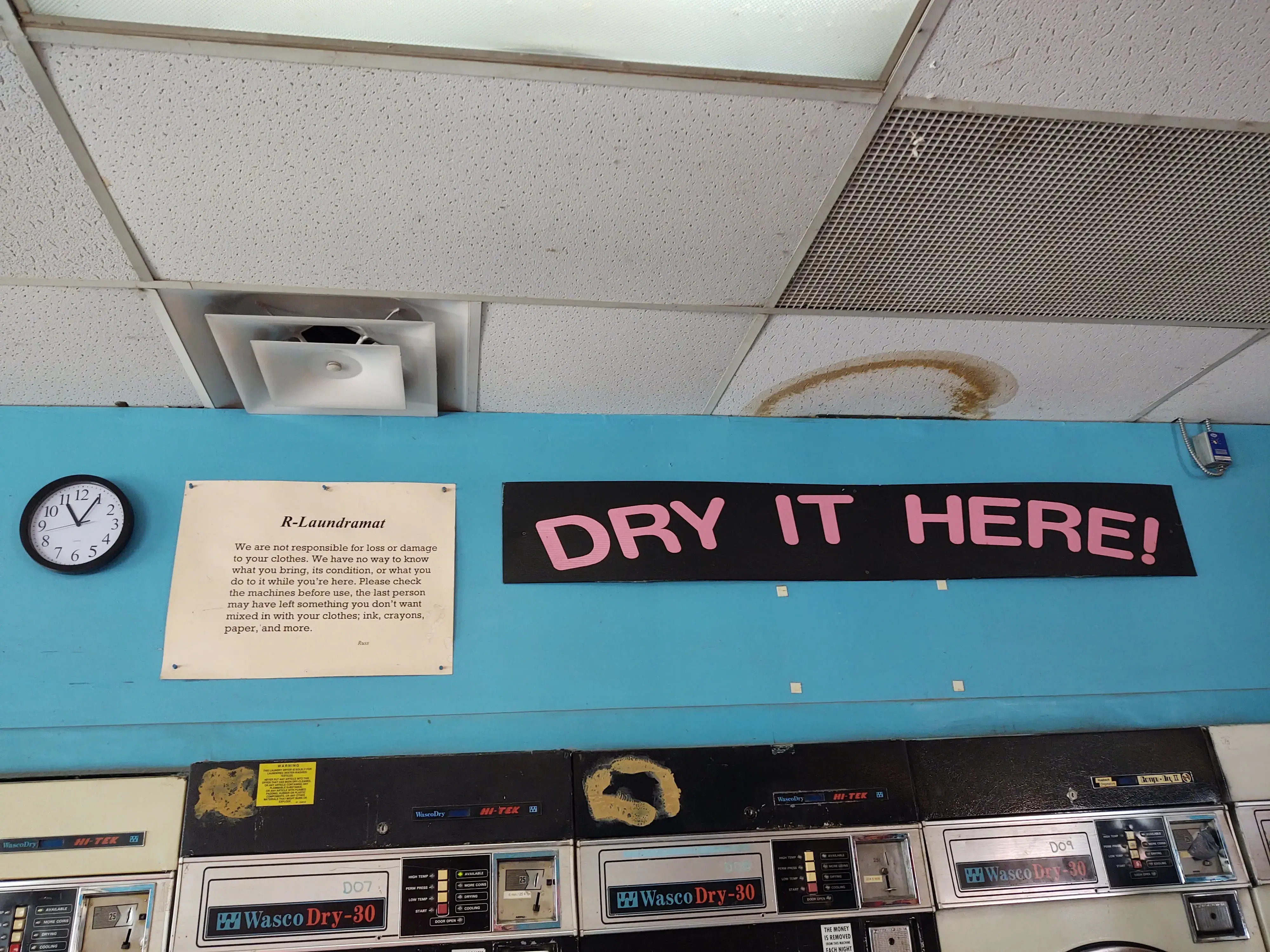 Wash Wearhouse Laundromat thumbnail 19