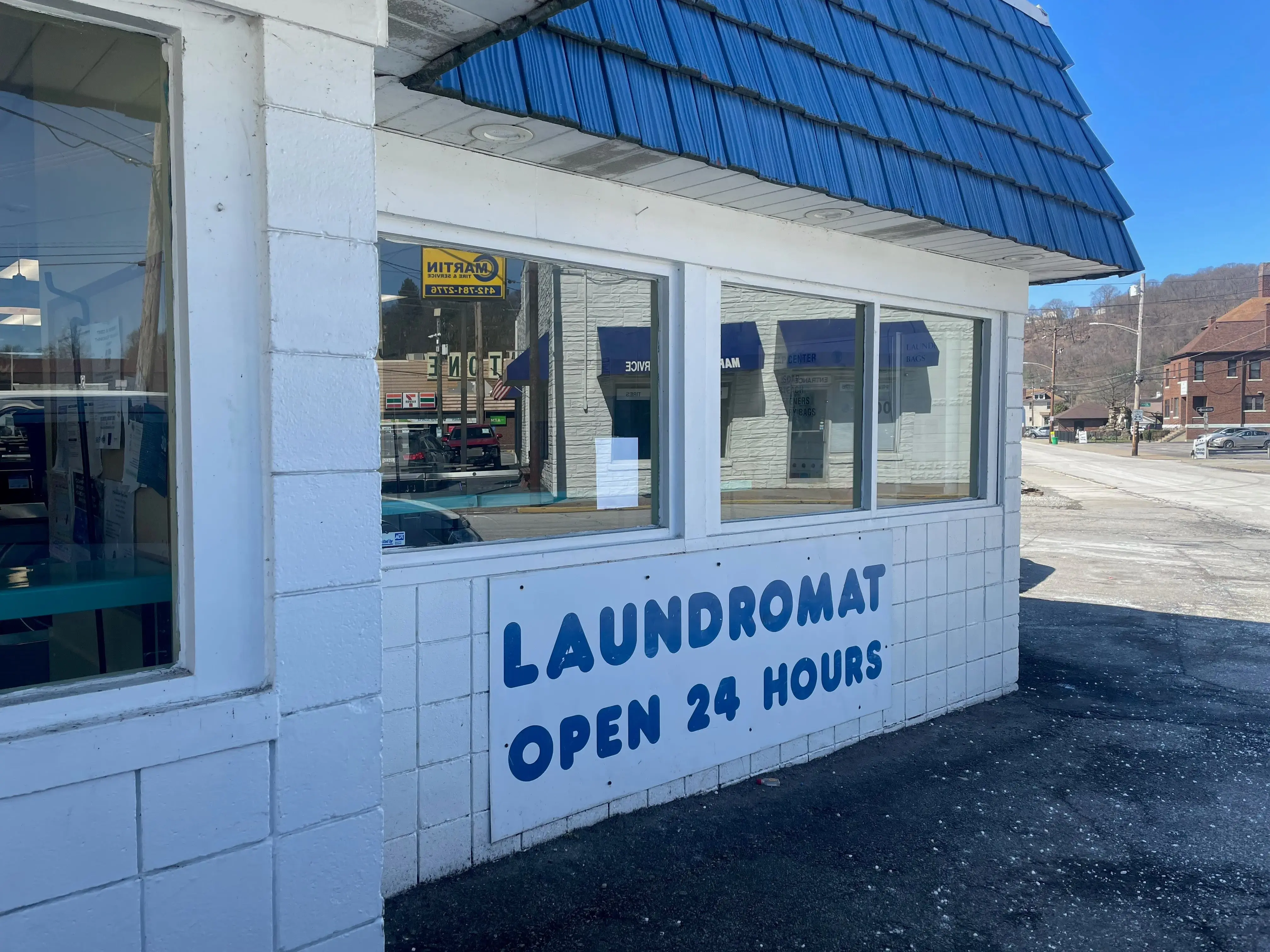 Wash Wearhouse Laundromat thumbnail 3