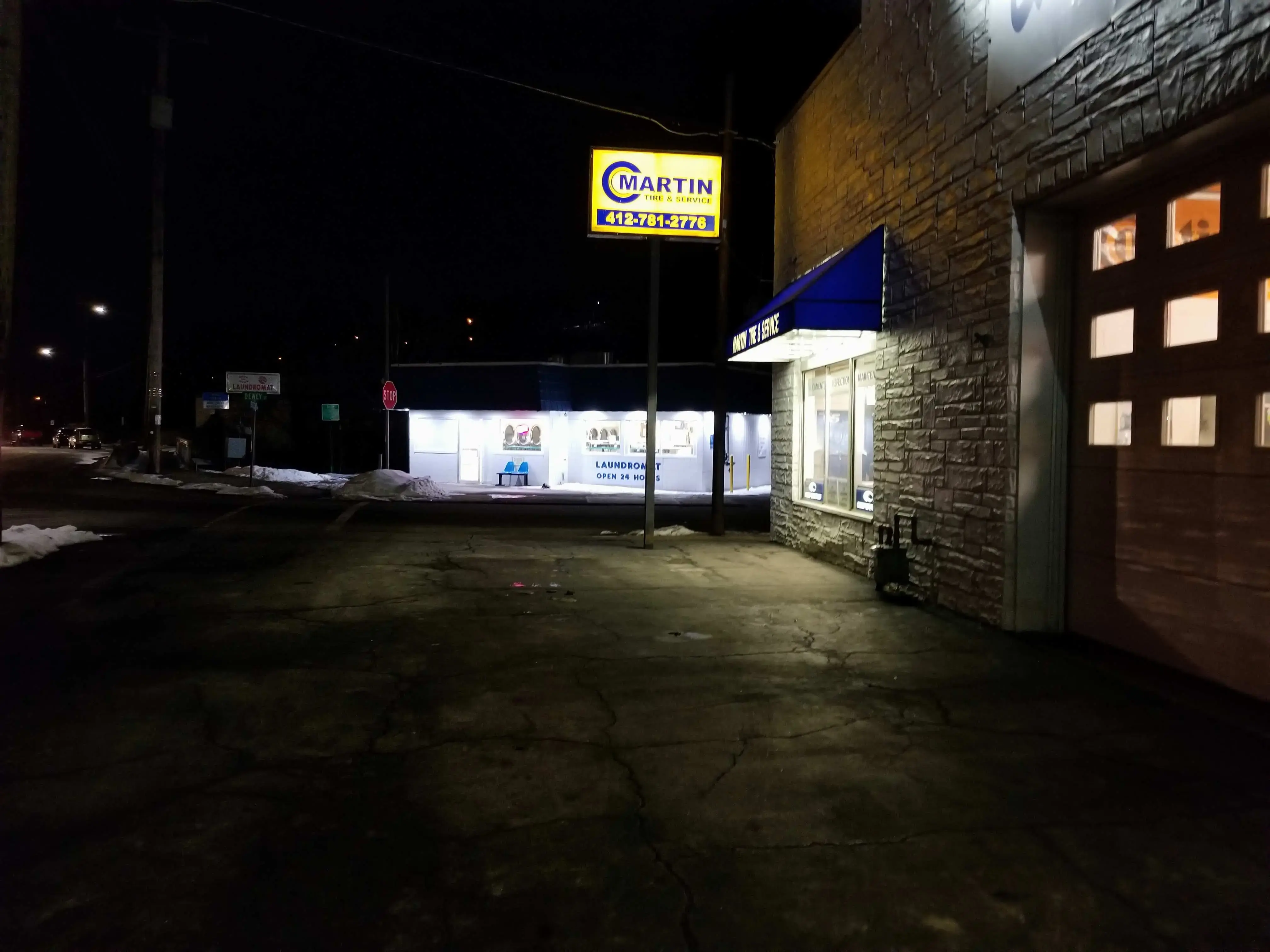 Wash Wearhouse Laundromat thumbnail 9