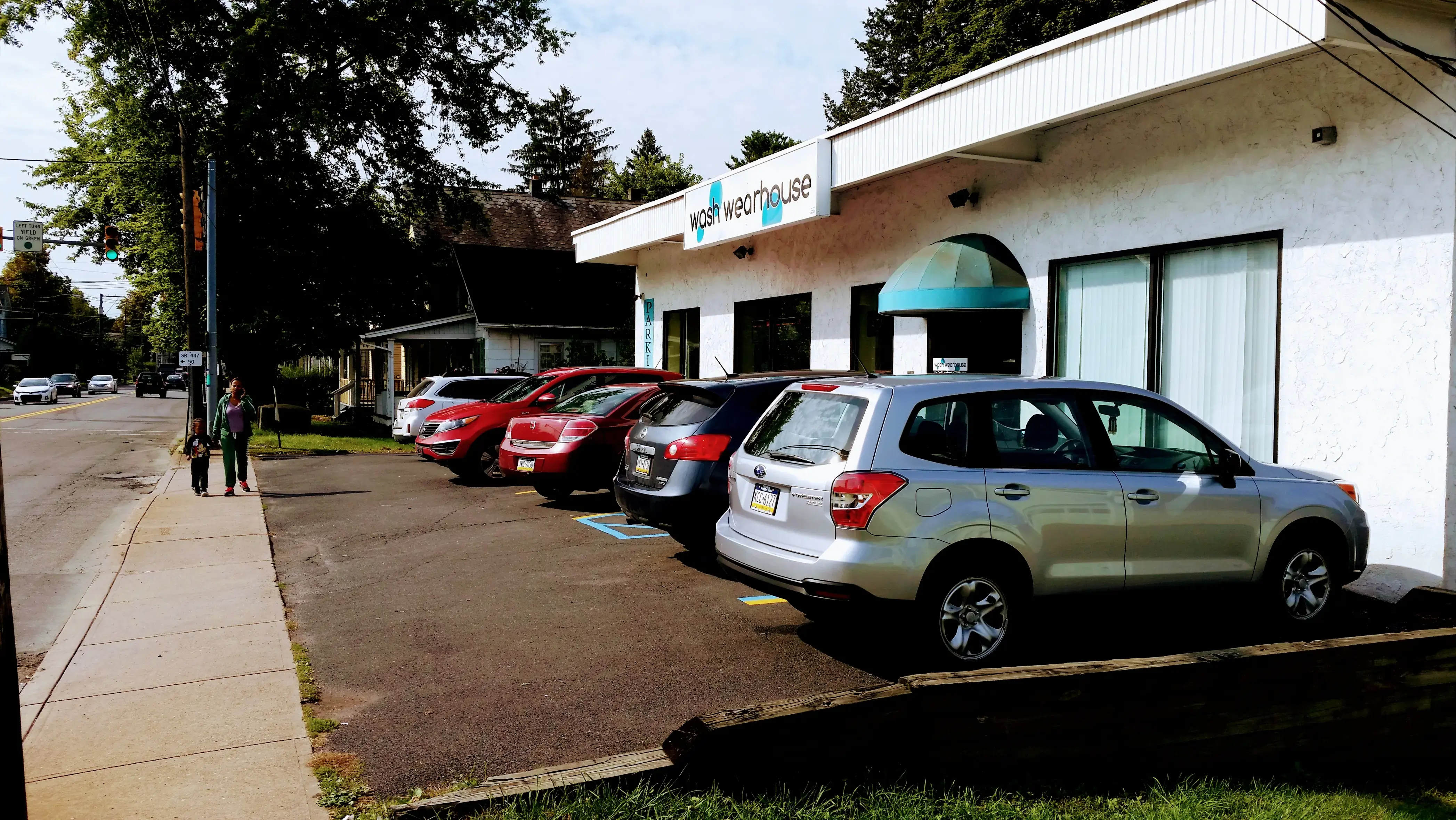 Wash Wearhouse Laundromats - Image 2