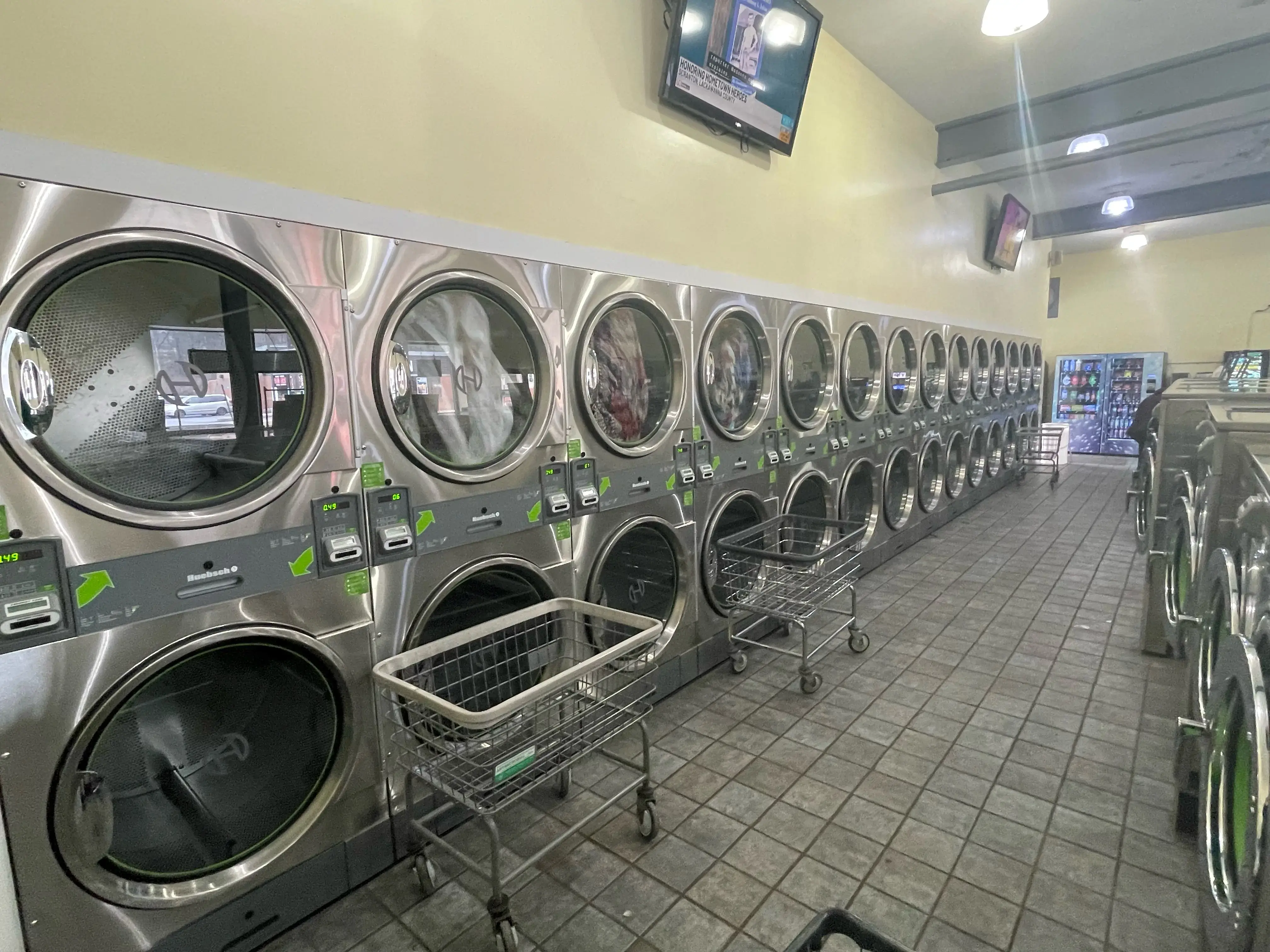 Wash Wearhouse Laundromats thumbnail 20