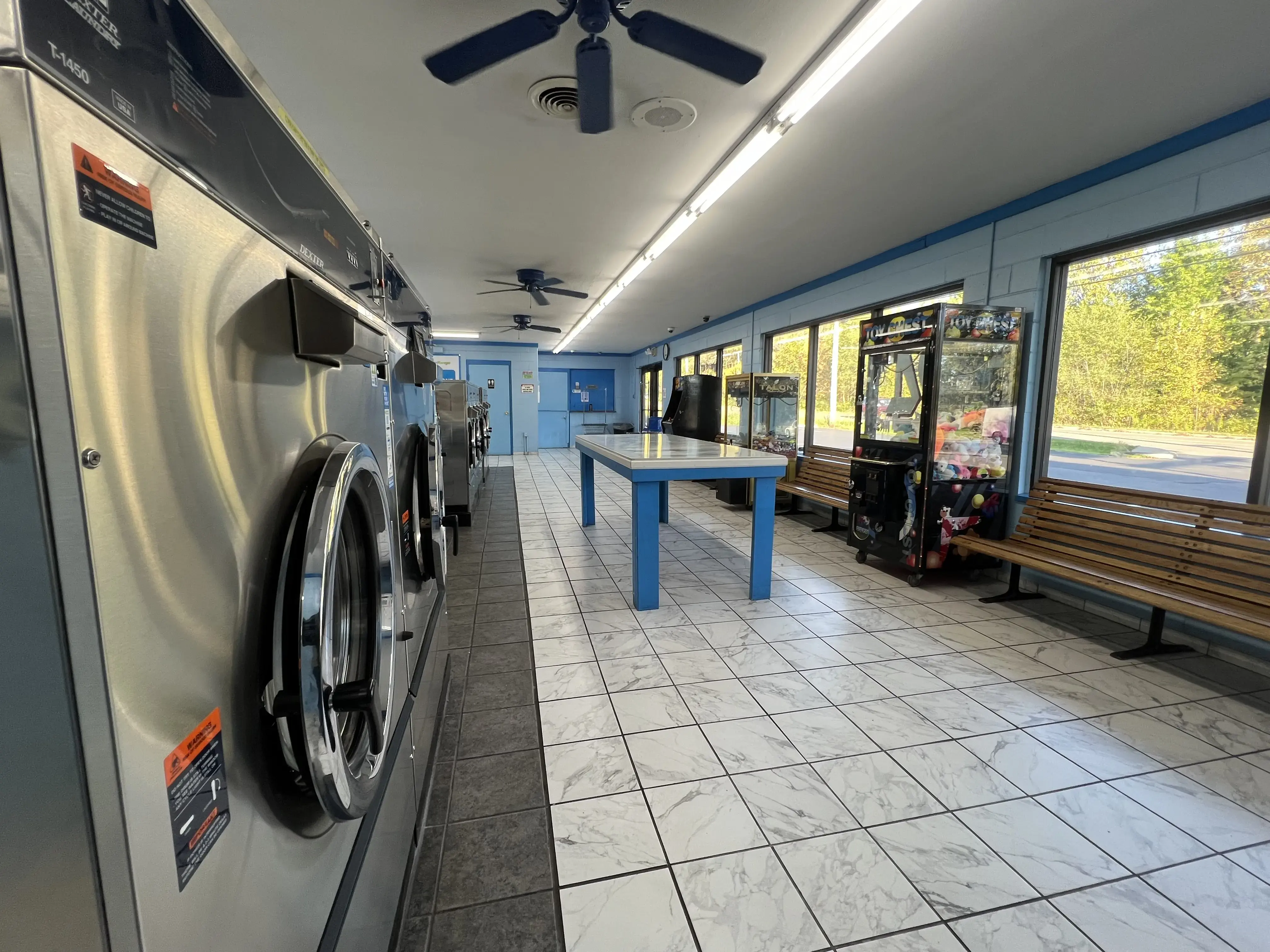 Wash Well Laundromat - Image 8