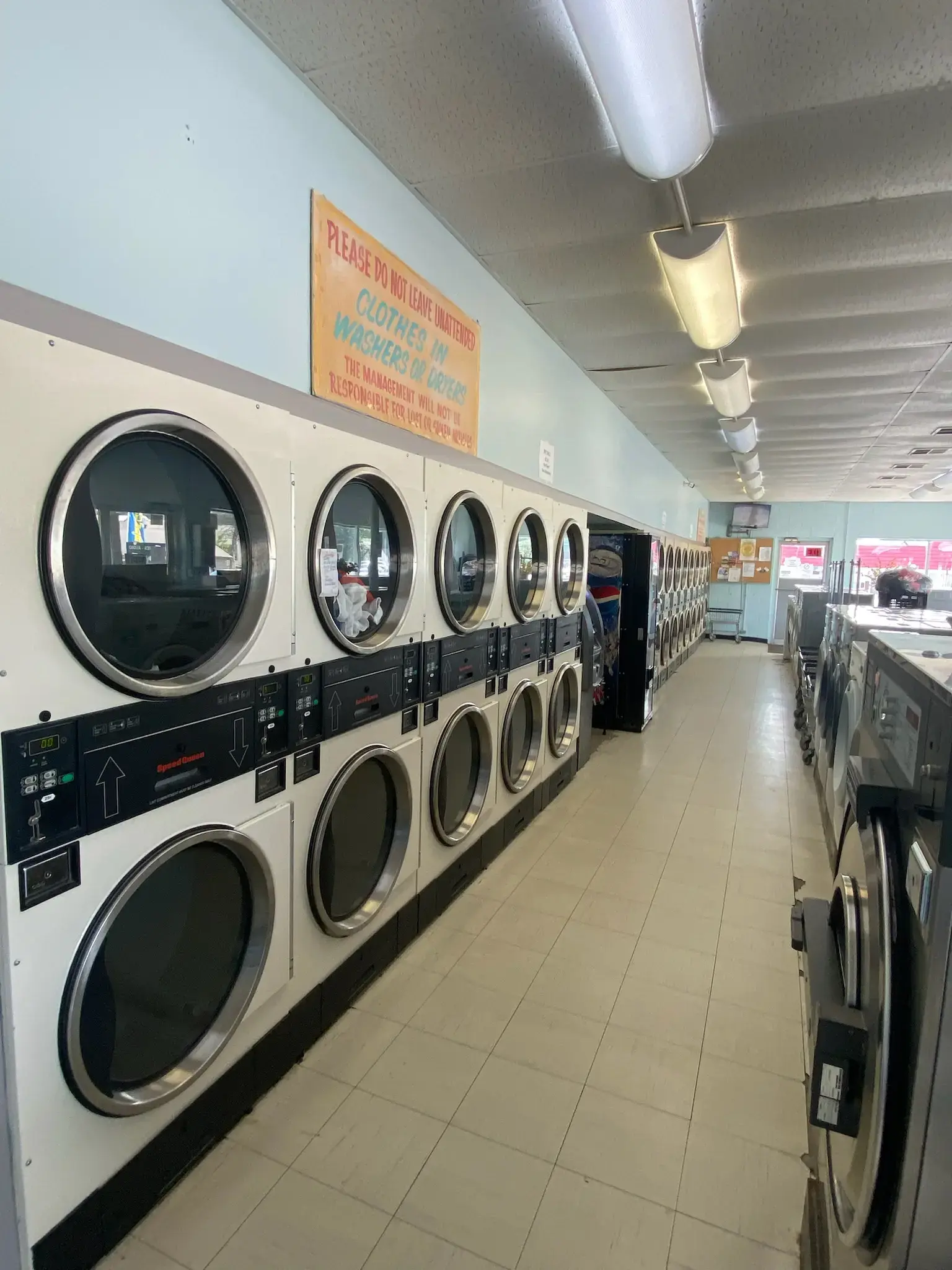 Wash Wizard Coin Laundry Center thumbnail 17