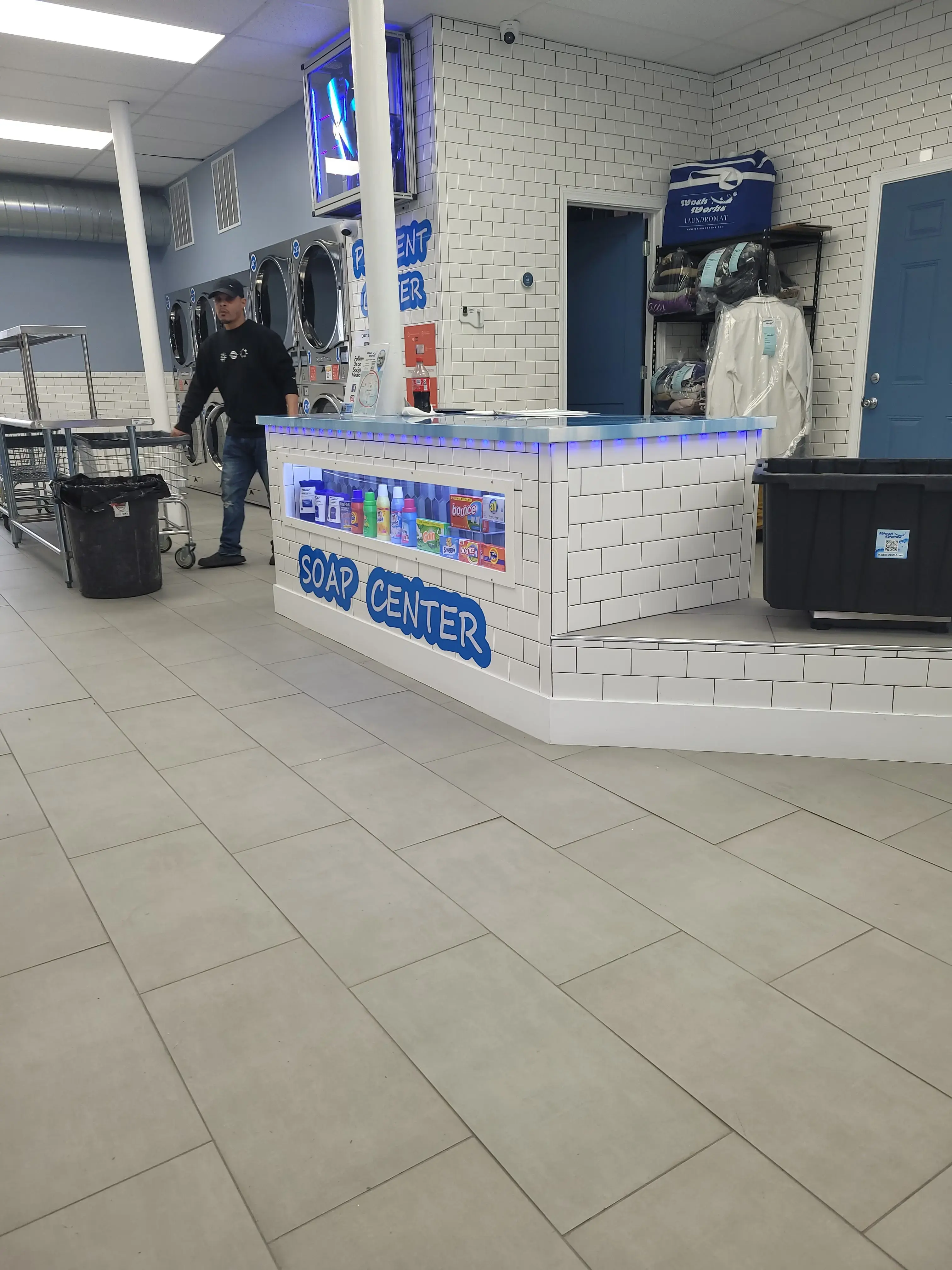 Wash Works Laundromat thumbnail 14