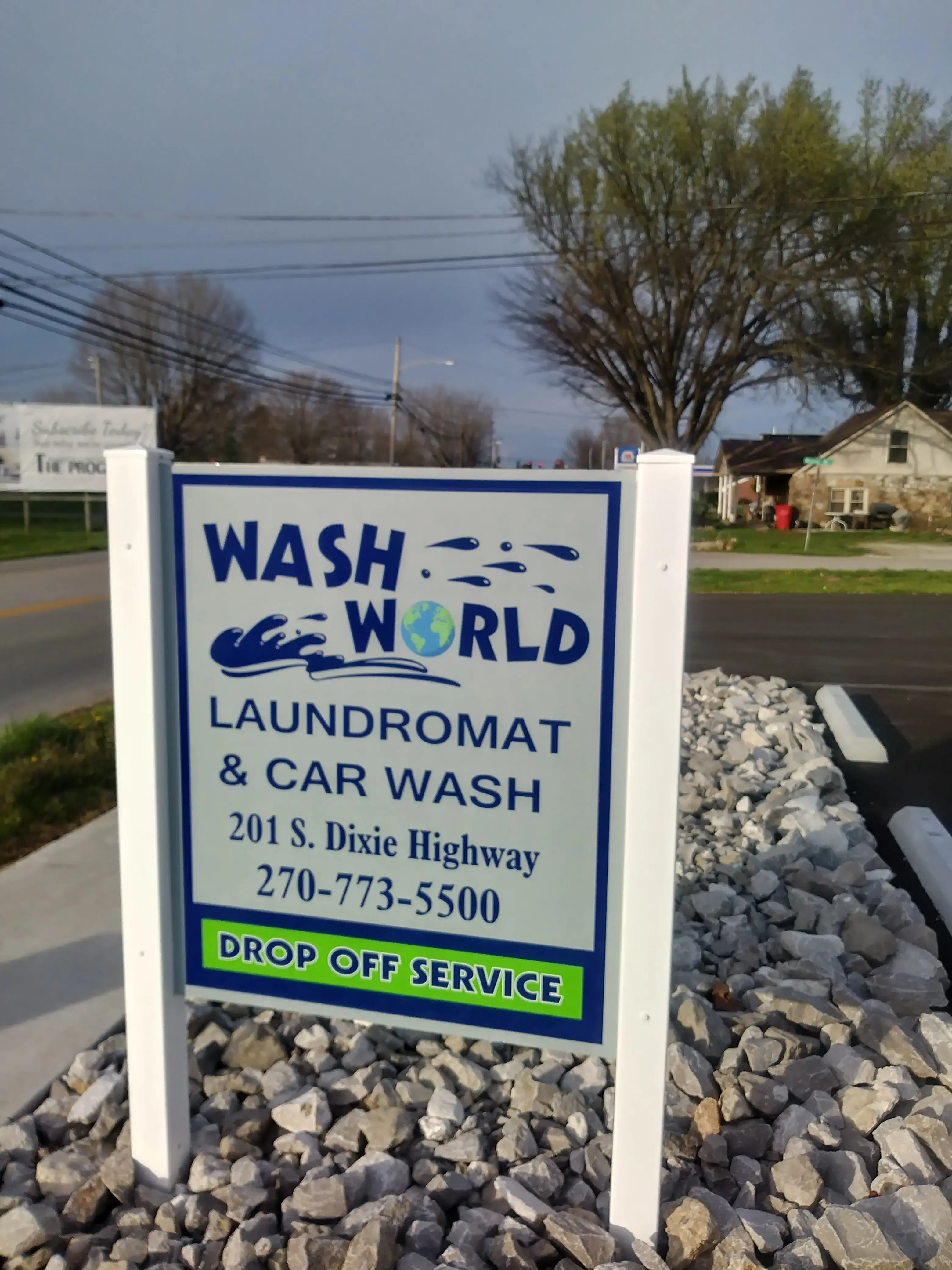 Wash World Laundromat & Car Wash thumbnail 9