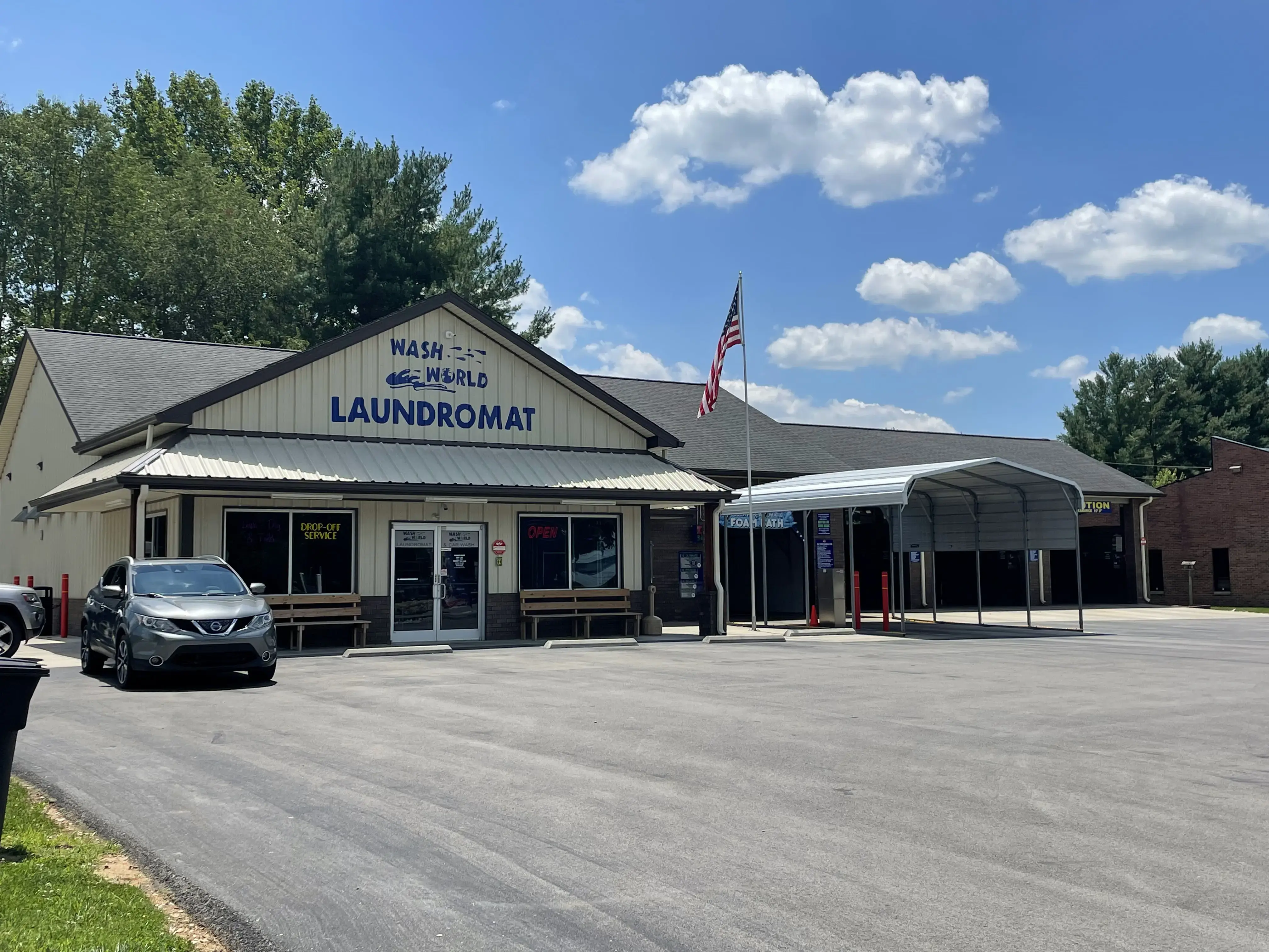 Wash World Laundromat & Car Wash thumbnail 2