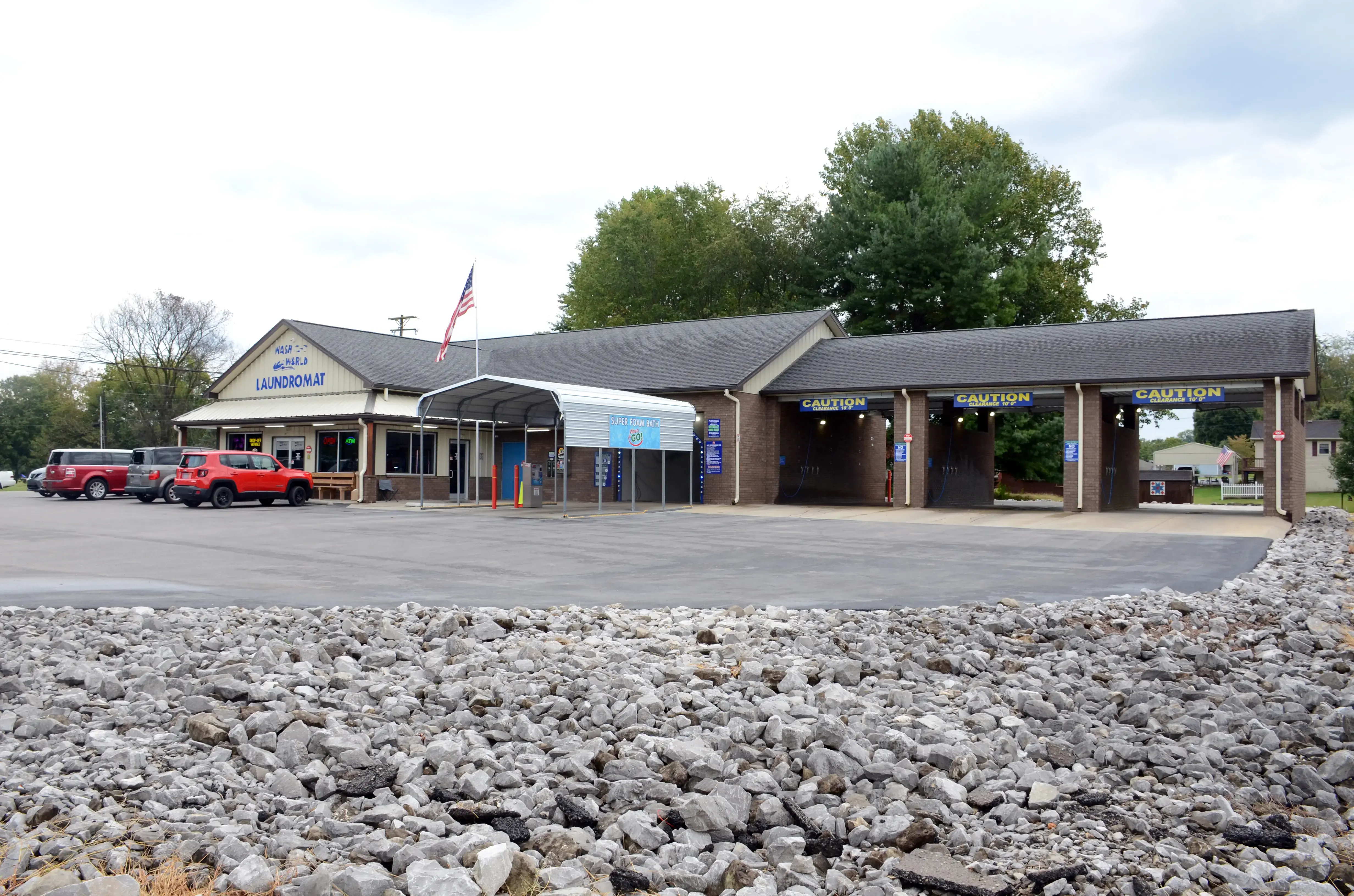 Wash World Laundromat & Car Wash thumbnail 3