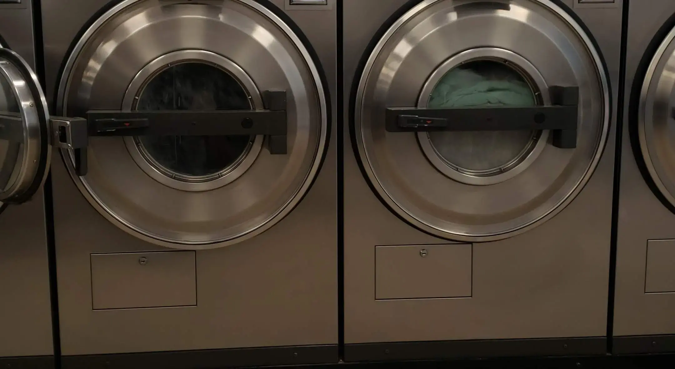 Wash World Laundry thumbnail 5