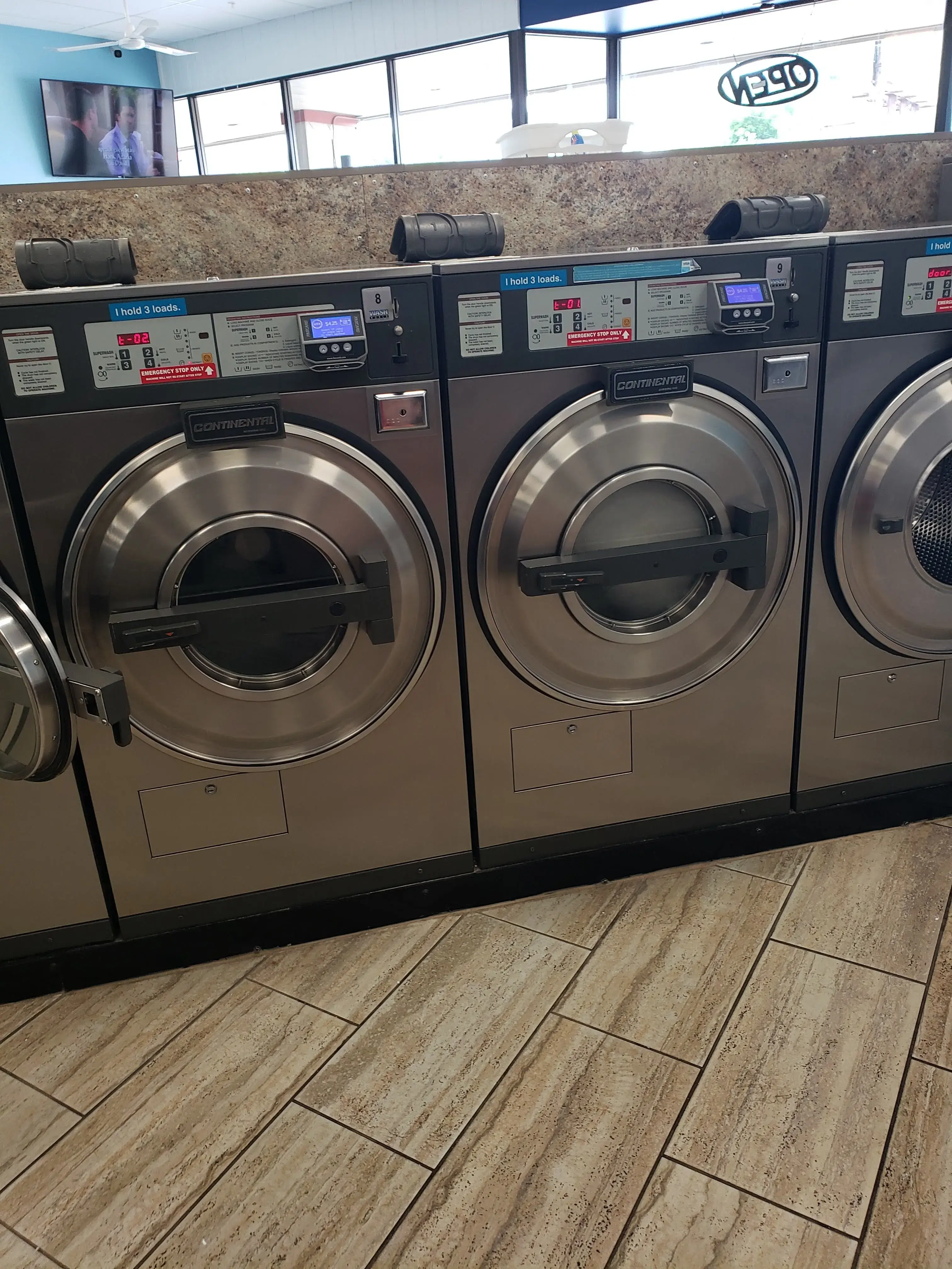 Wash World Laundry thumbnail 18