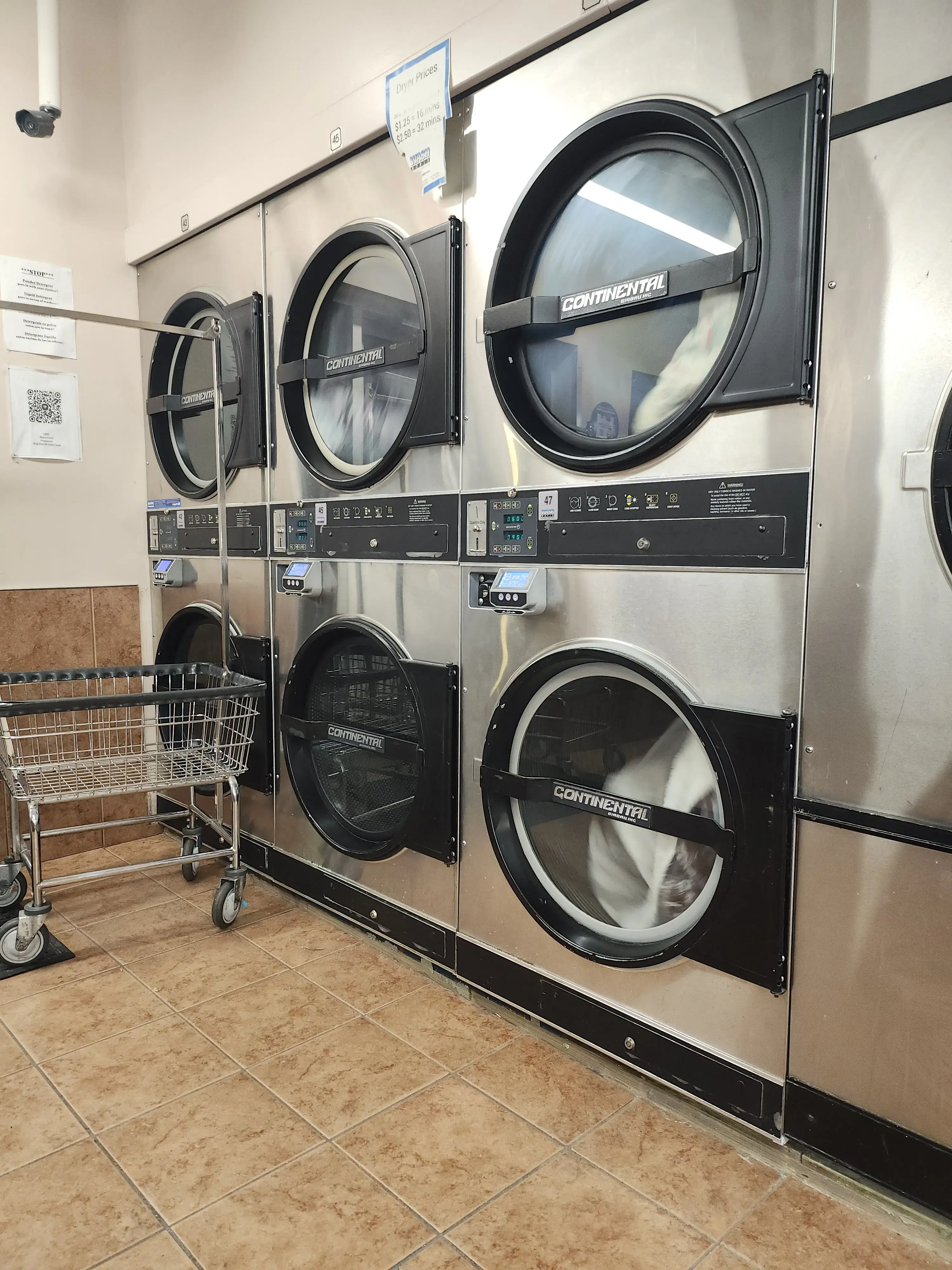Wash World Laundry - Image 11
