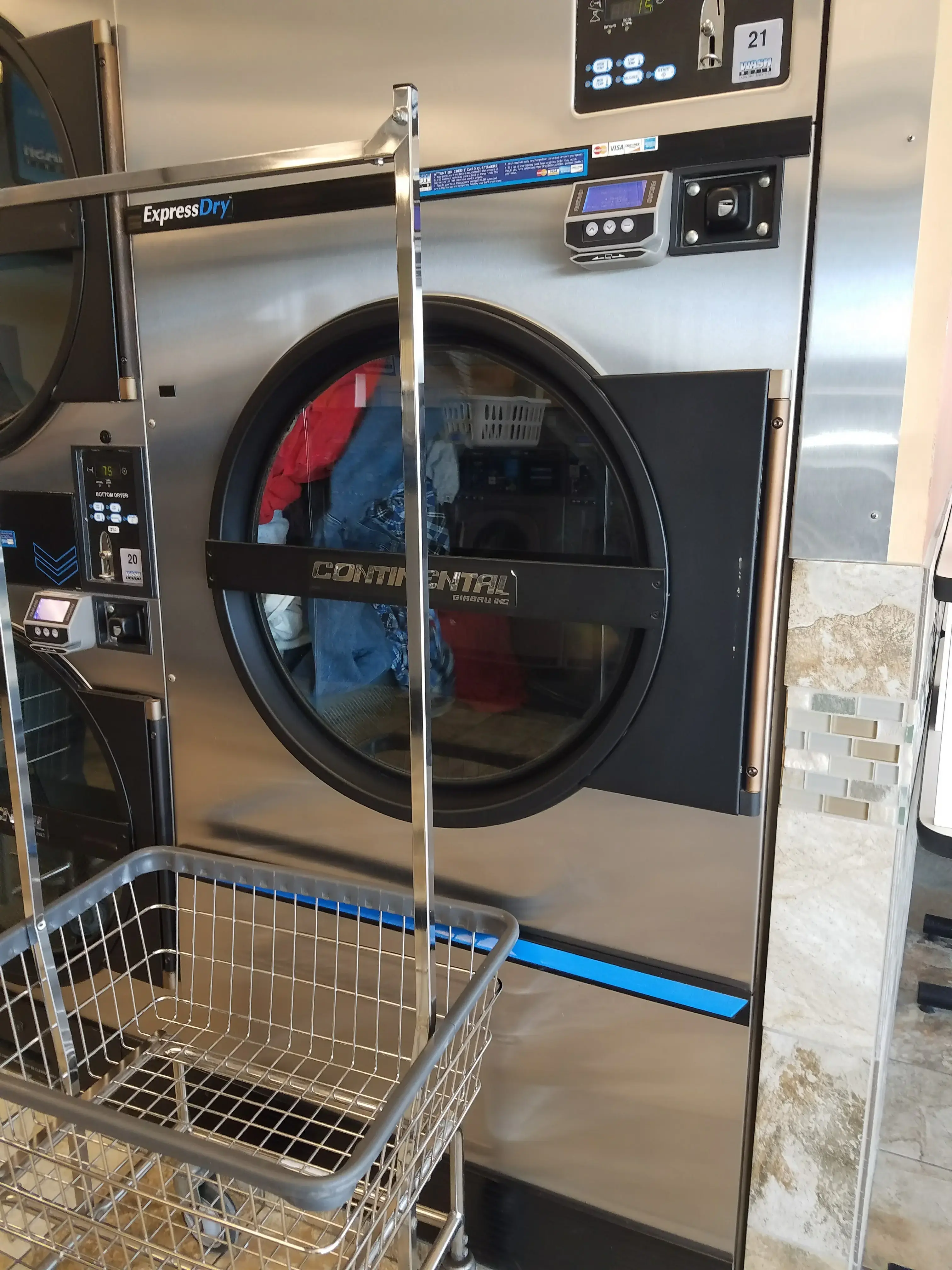 Wash World Laundry - Image 15