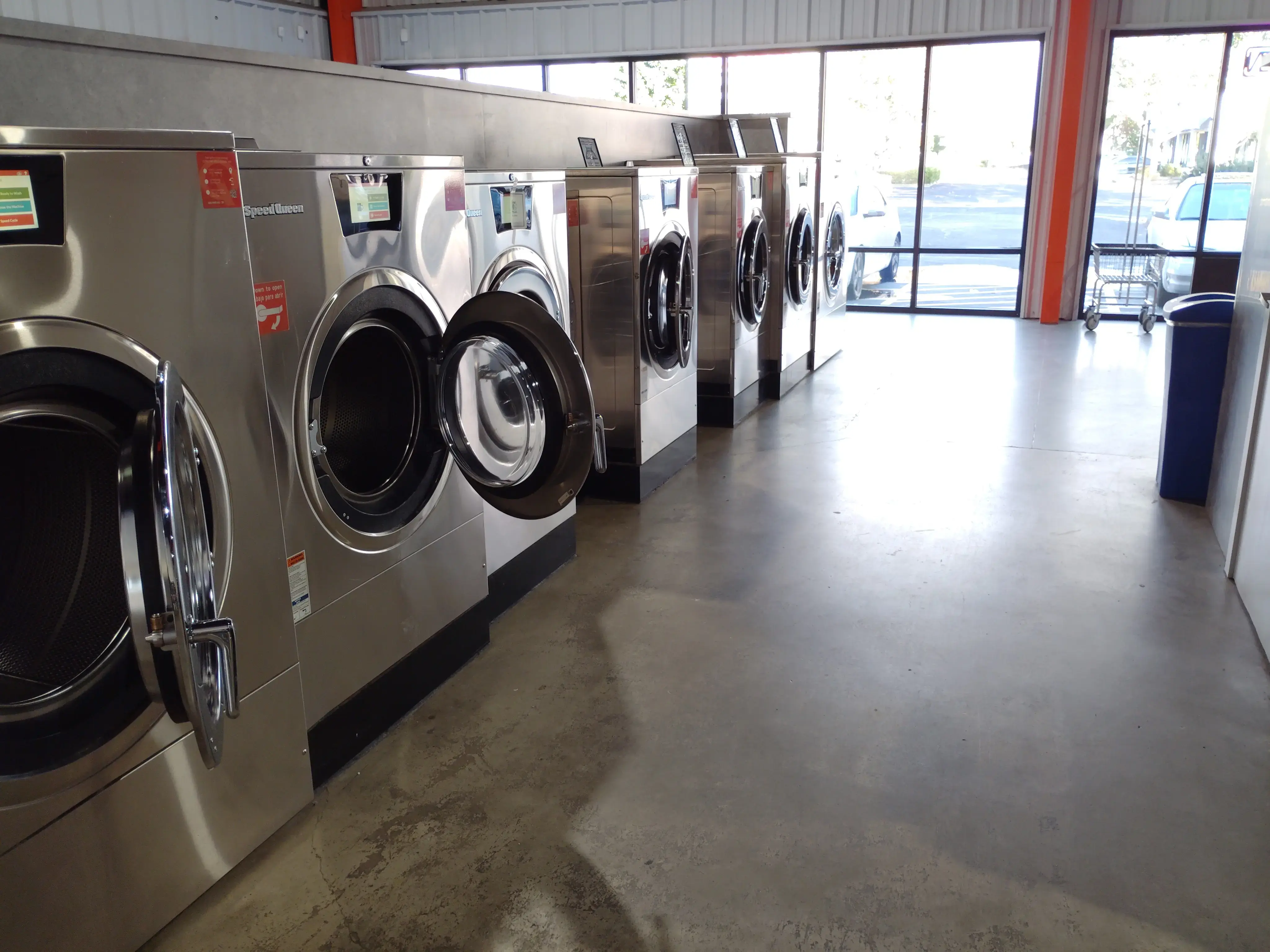 Wash World Laundry - Image 3