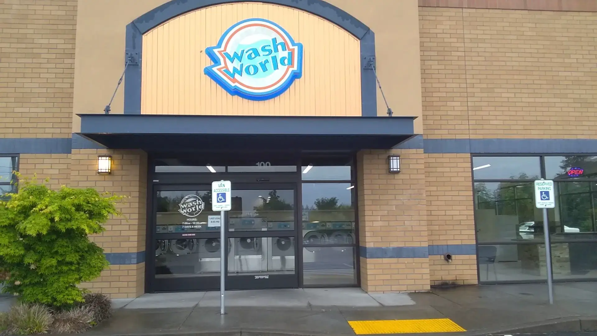 Wash World Laundry - Image 2