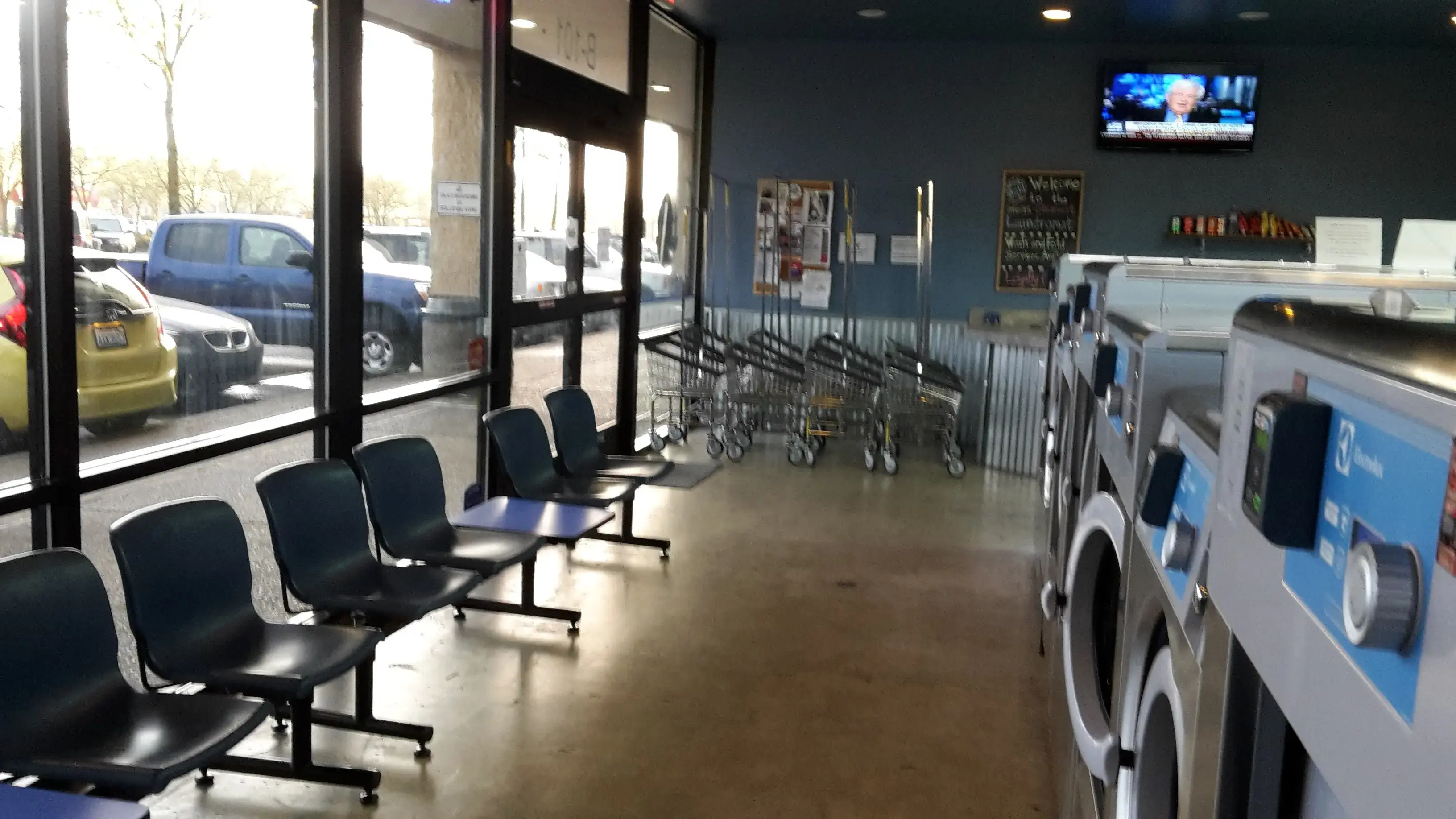 Wash World Laundry - Image 5