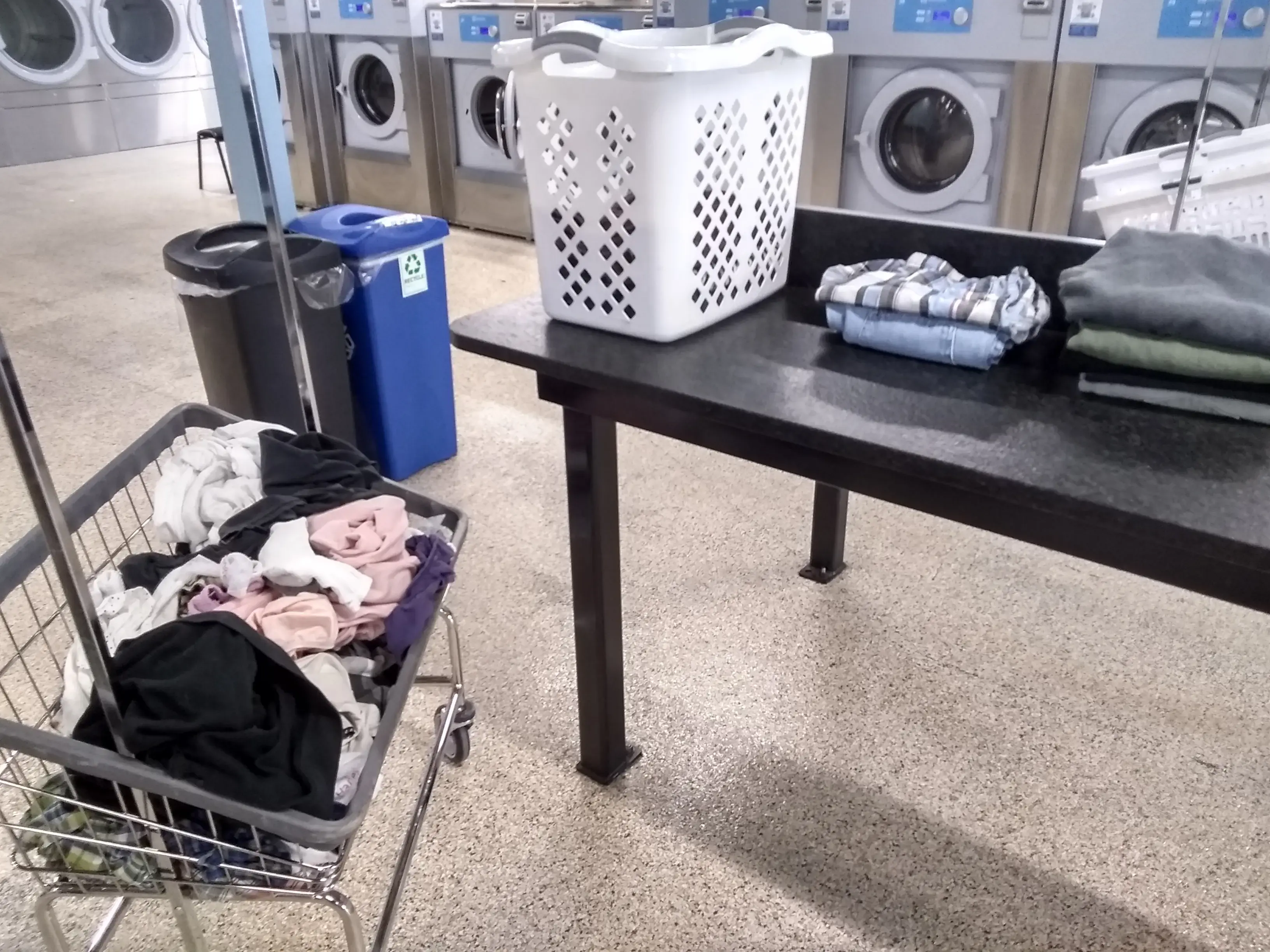 Wash World Laundry thumbnail 14