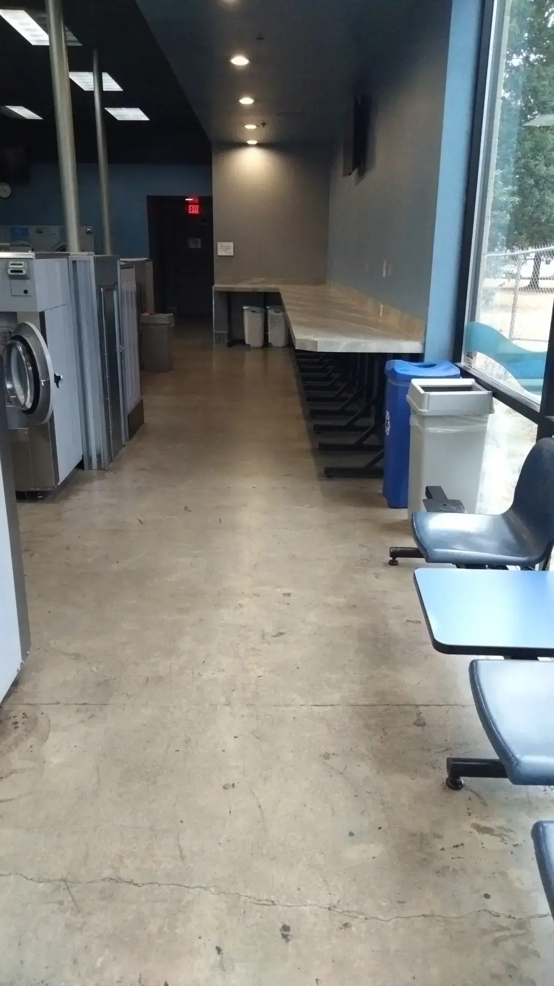 Wash World Laundry - Image 8