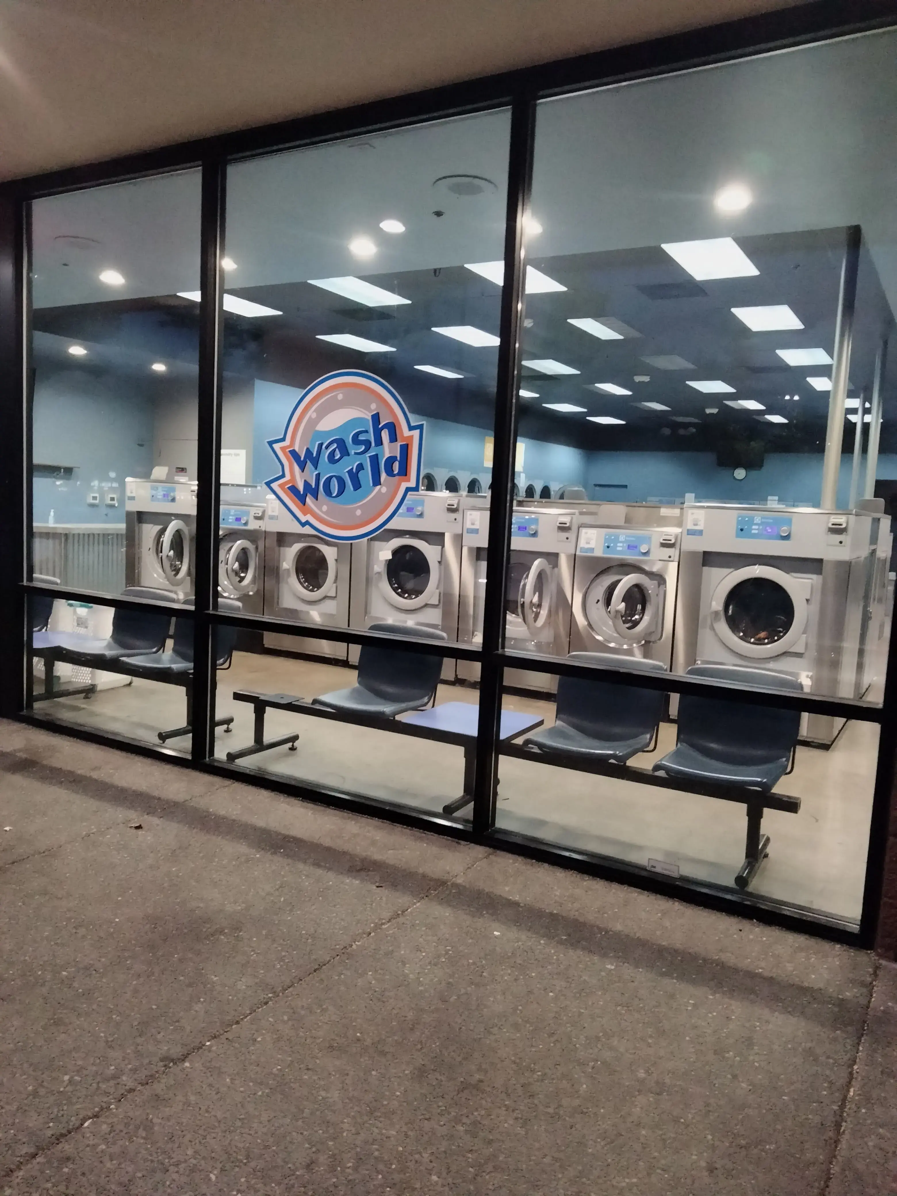 Wash World Laundry - Image 14