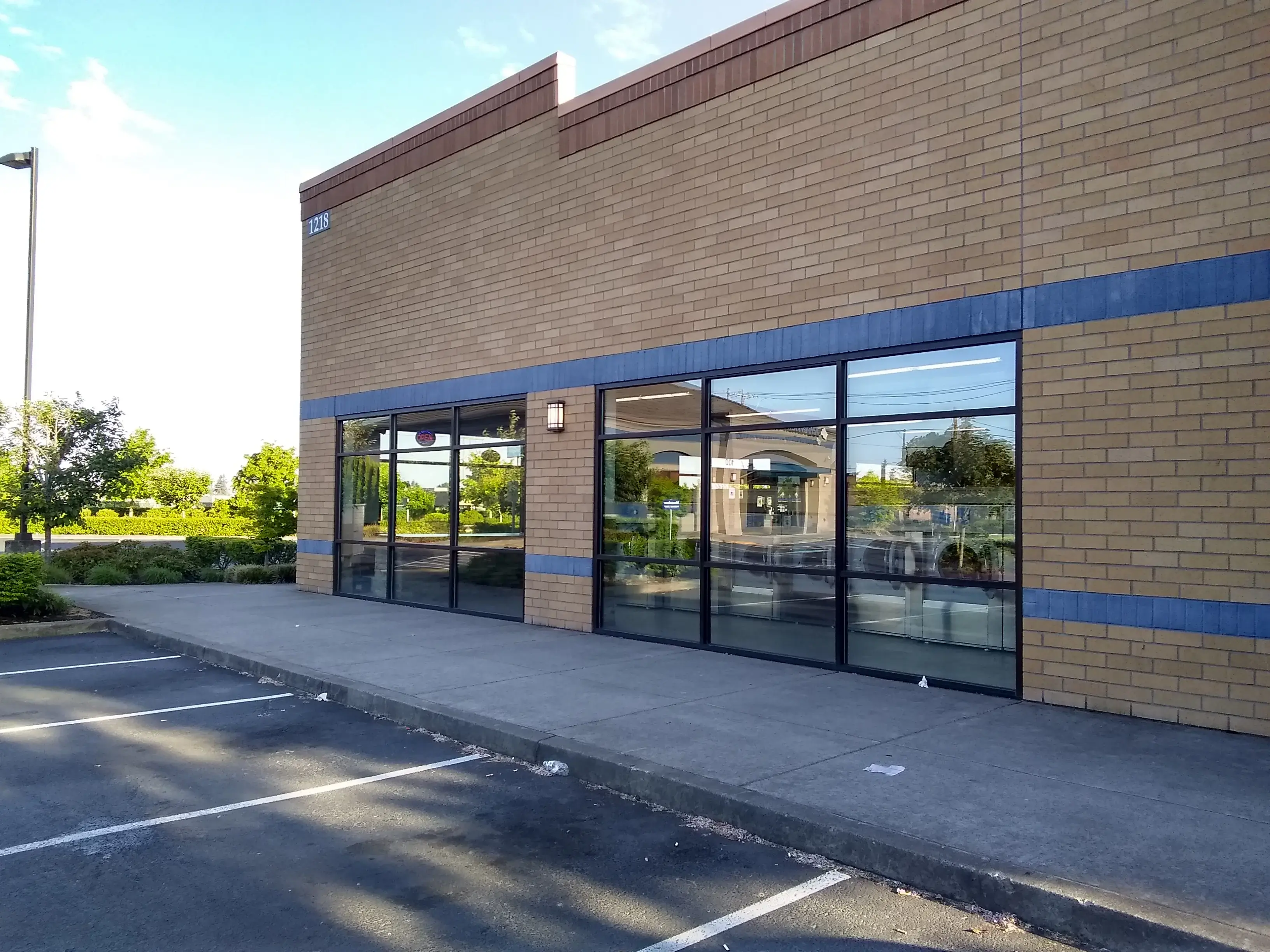 Wash World Laundry - Image 17