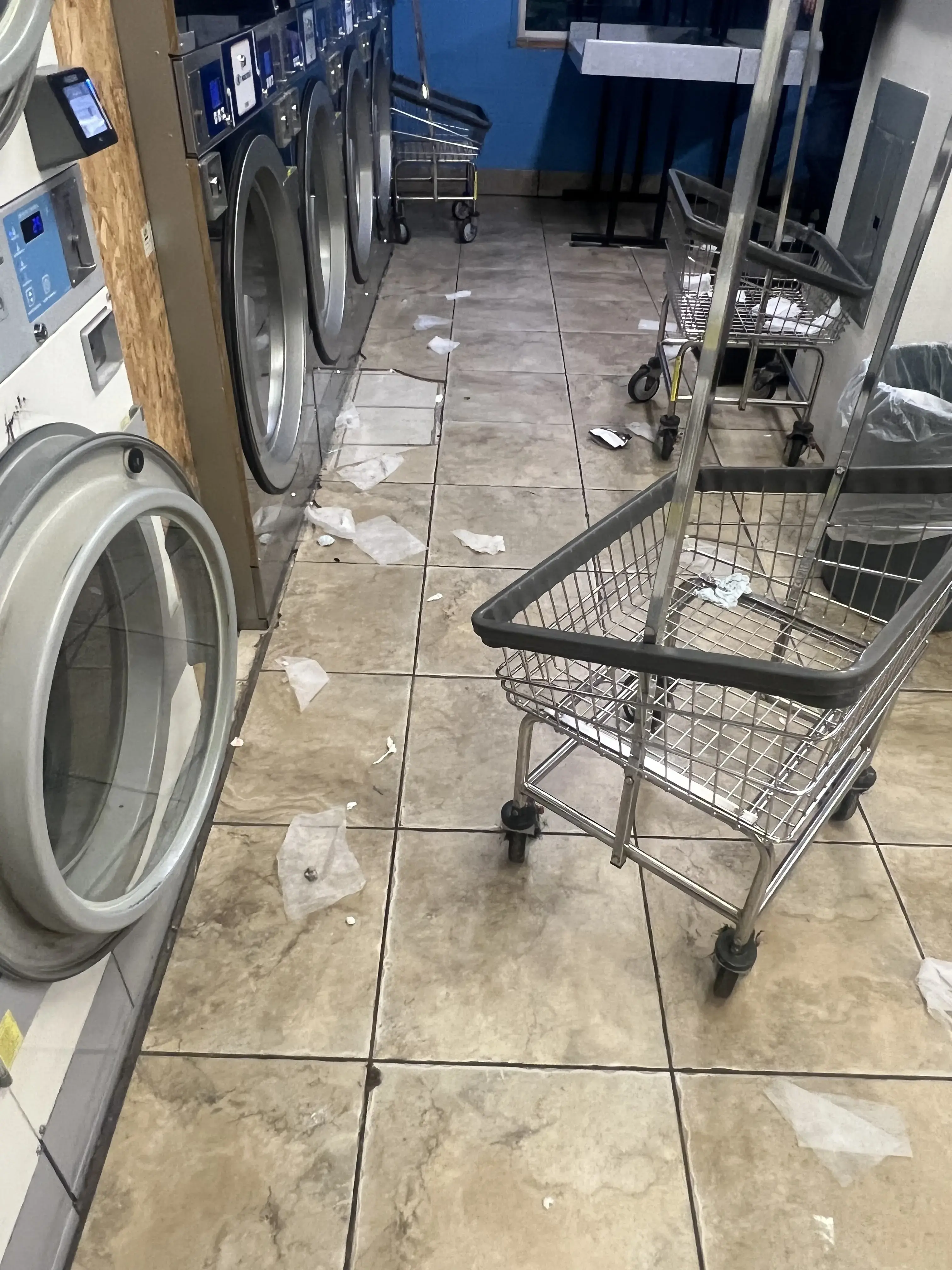Wash World Of Lexington Coin Laundry - Image 15