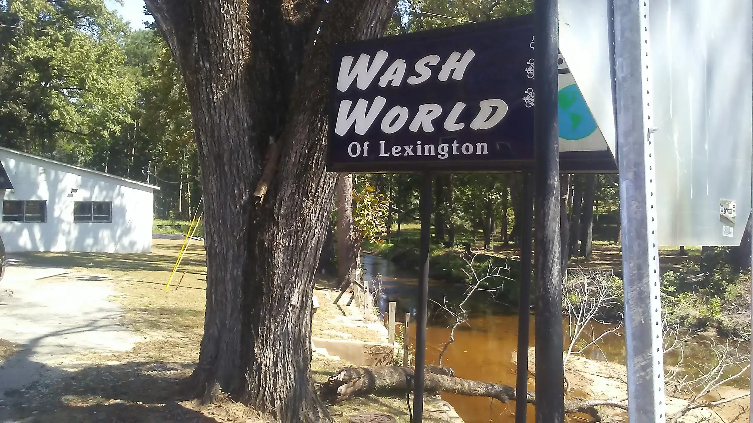 Wash World Of Lexington Coin Laundry thumbnail 7