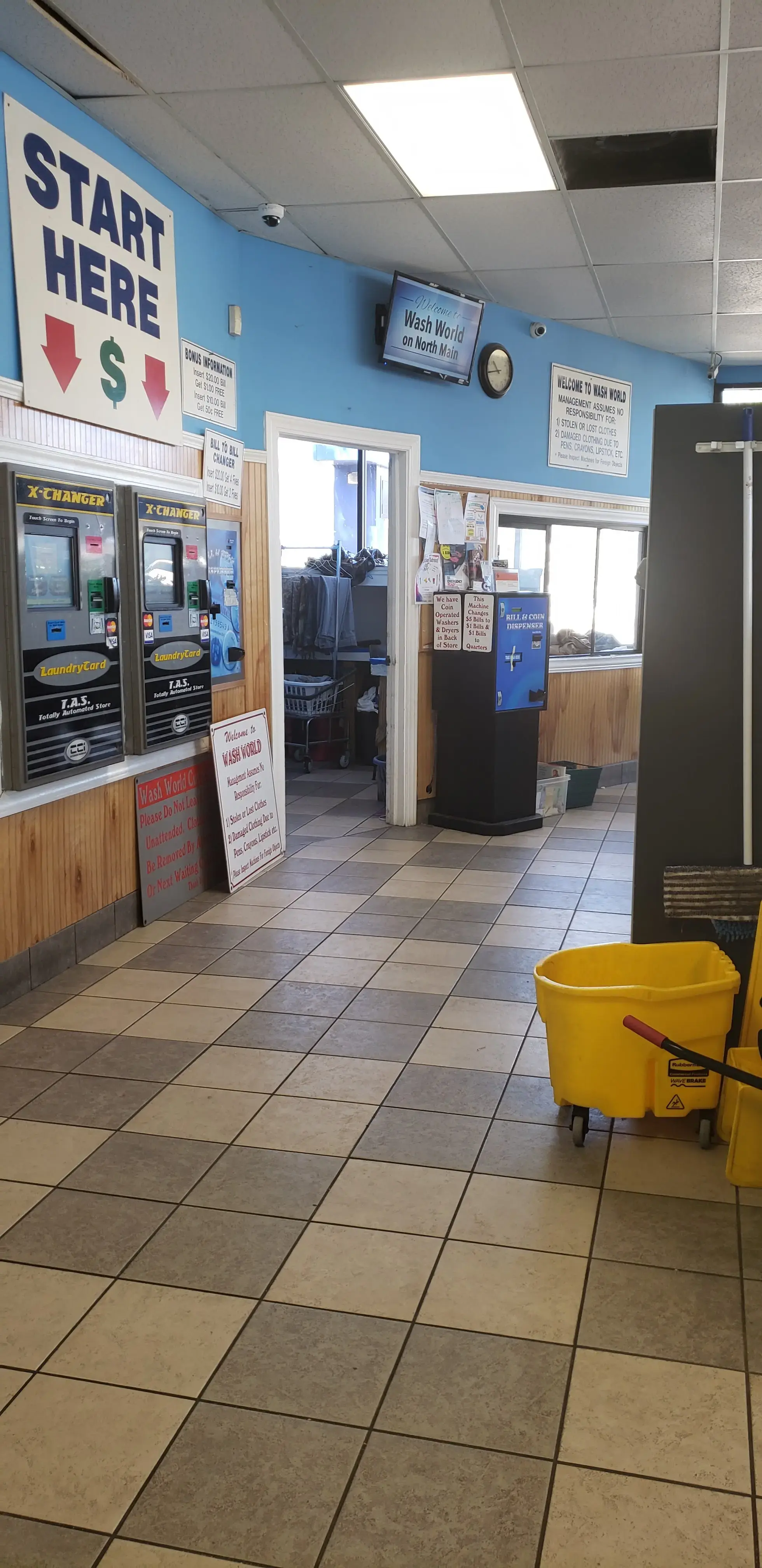 Wash World On North Main - Image 9