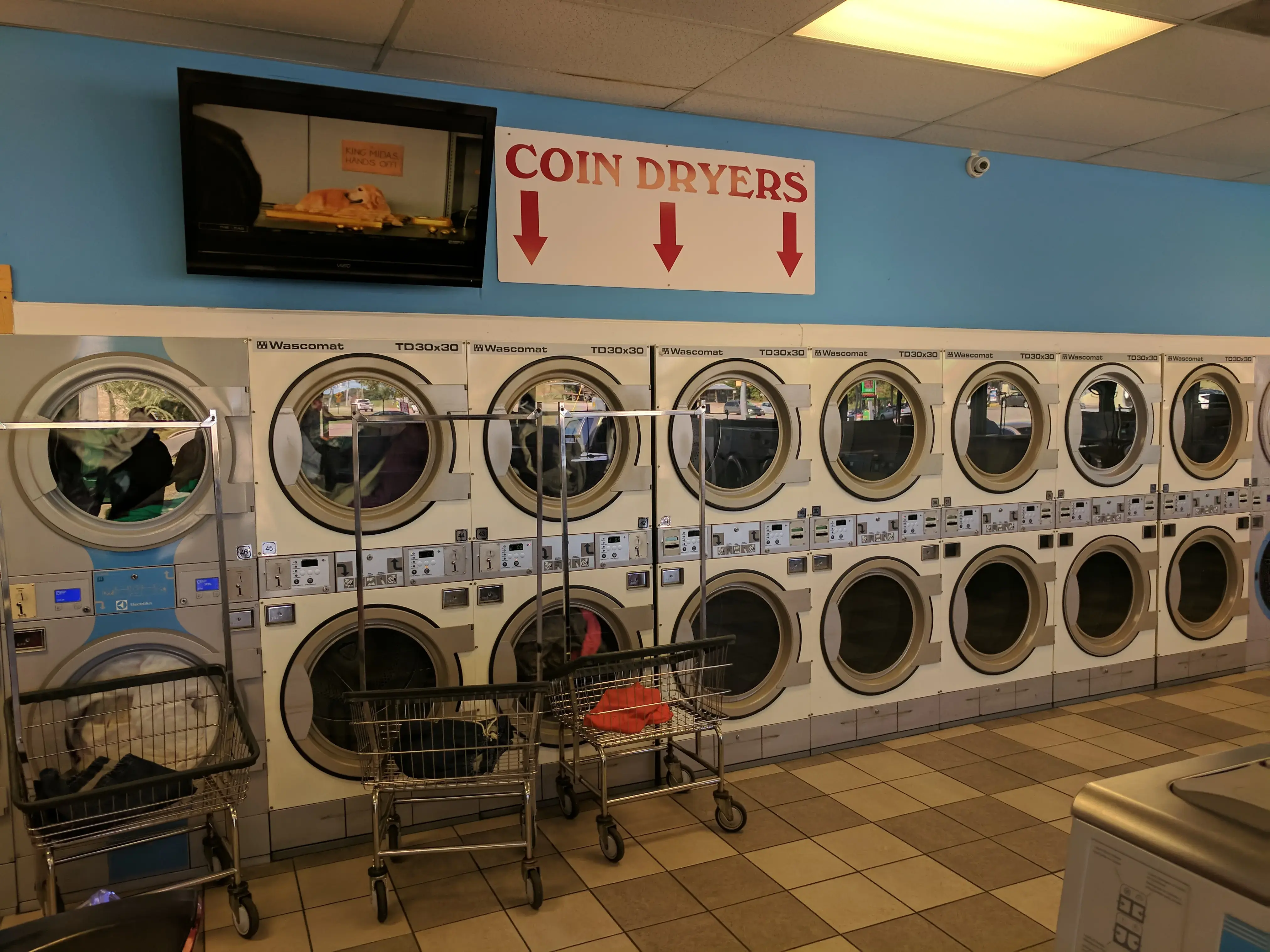 Wash World On North Main - Image 20