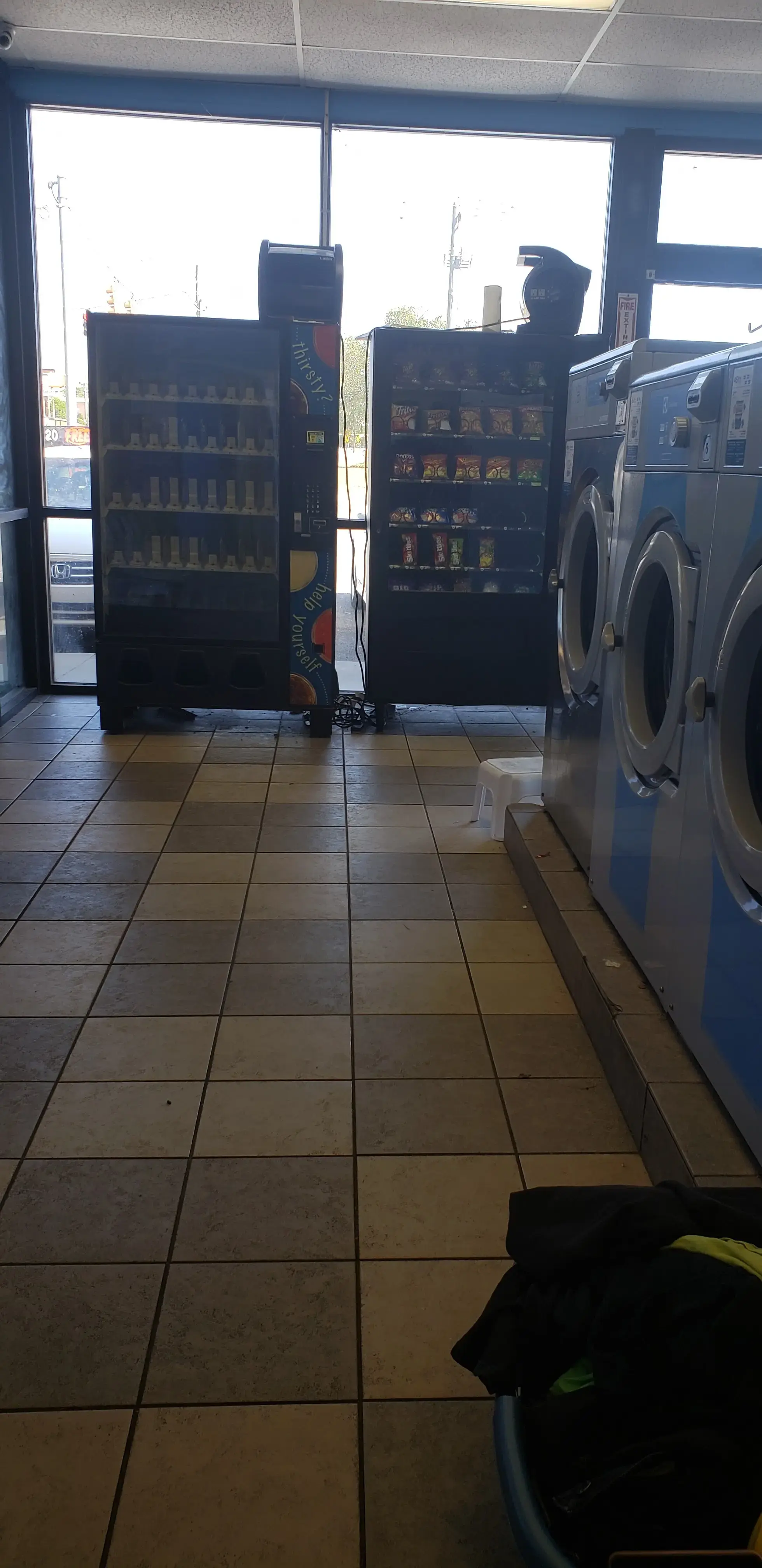 Wash World On North Main - Image 10