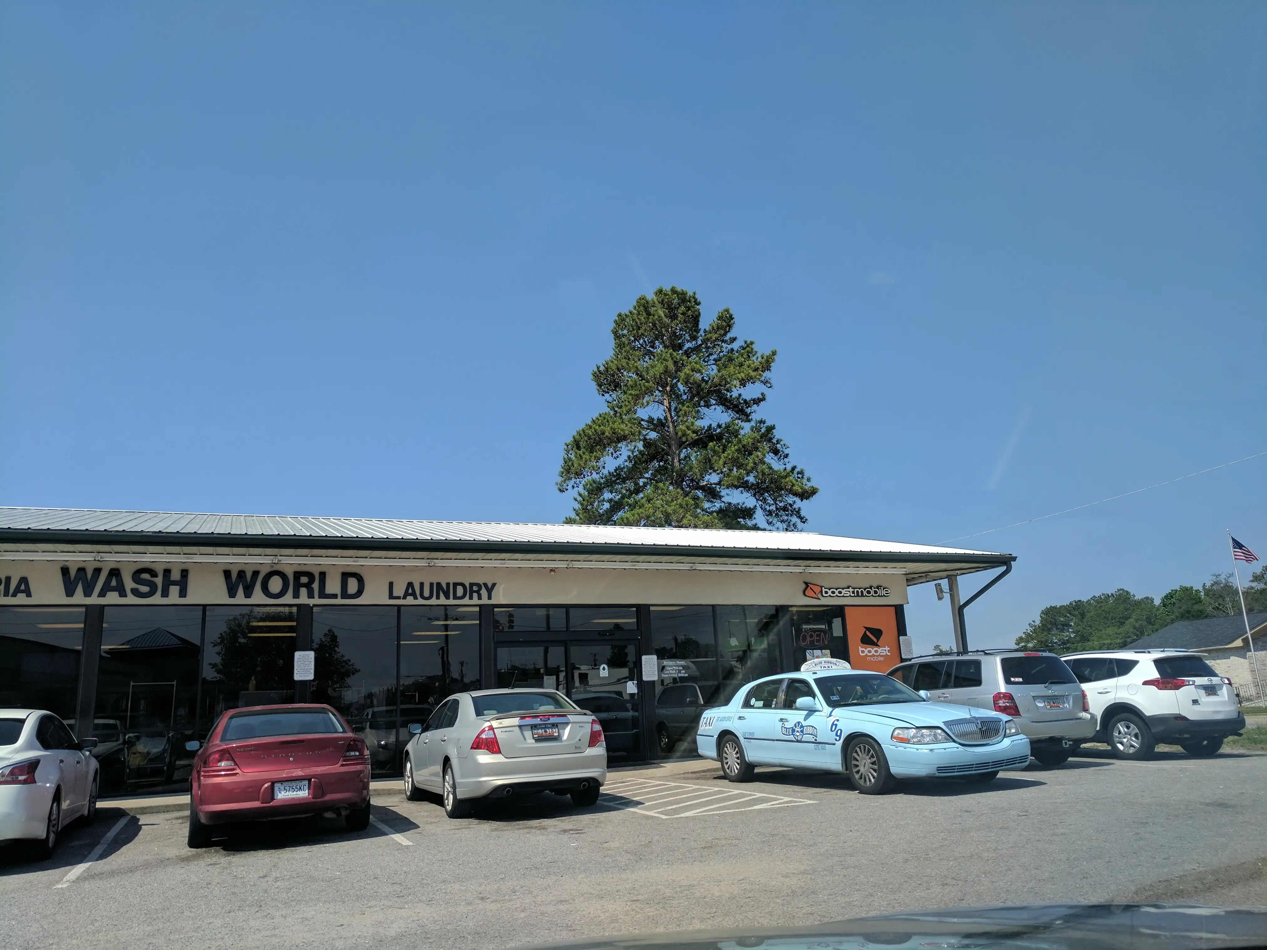 Wash World On North Main - Image 3