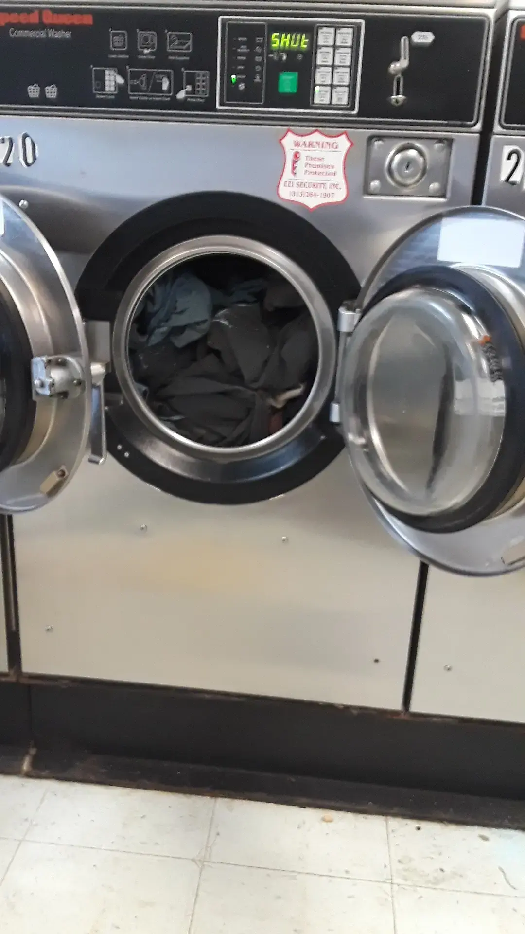 Wash Your Dundees Laundromat - Image 11