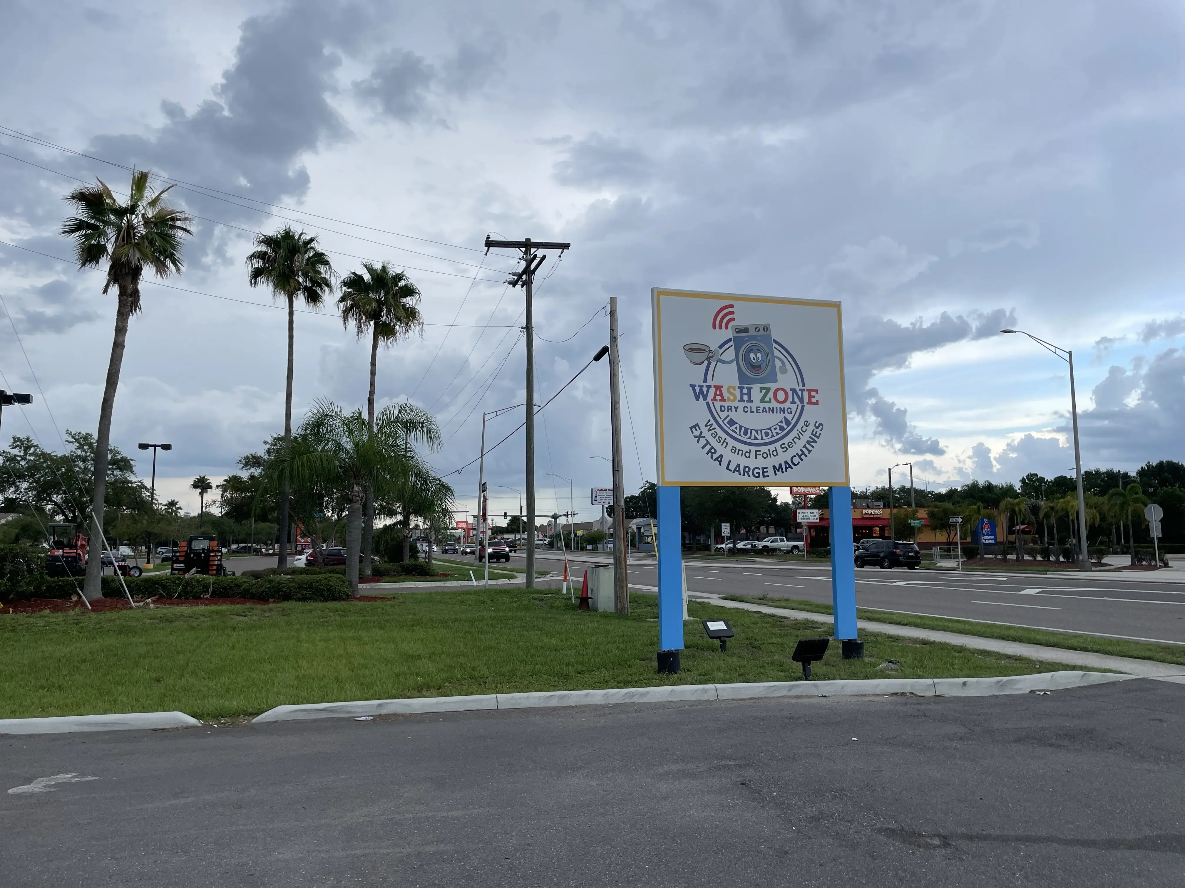 Wash Zone Family Laundromat - Image 18