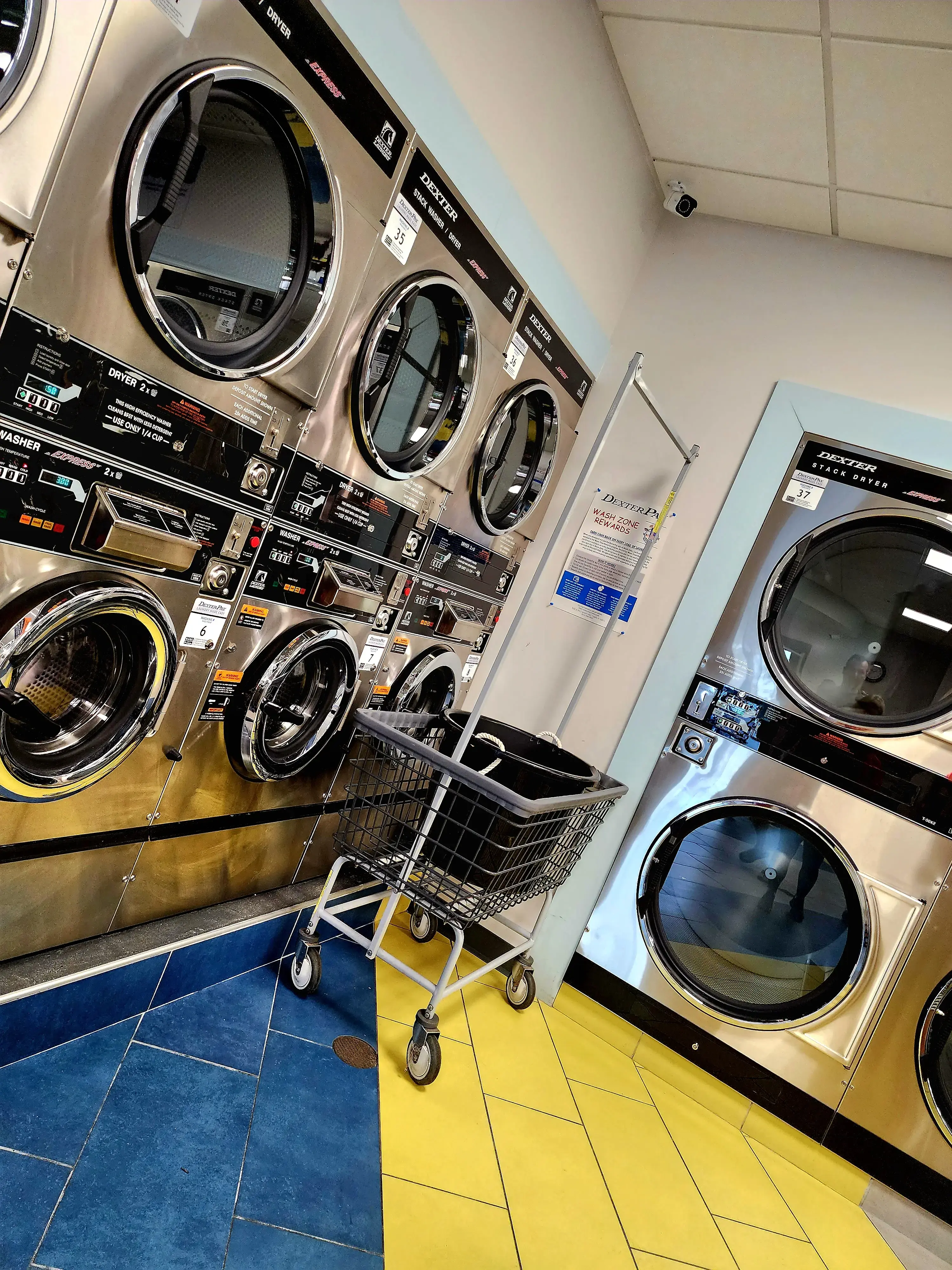 Wash Zone Family Laundromat thumbnail 12