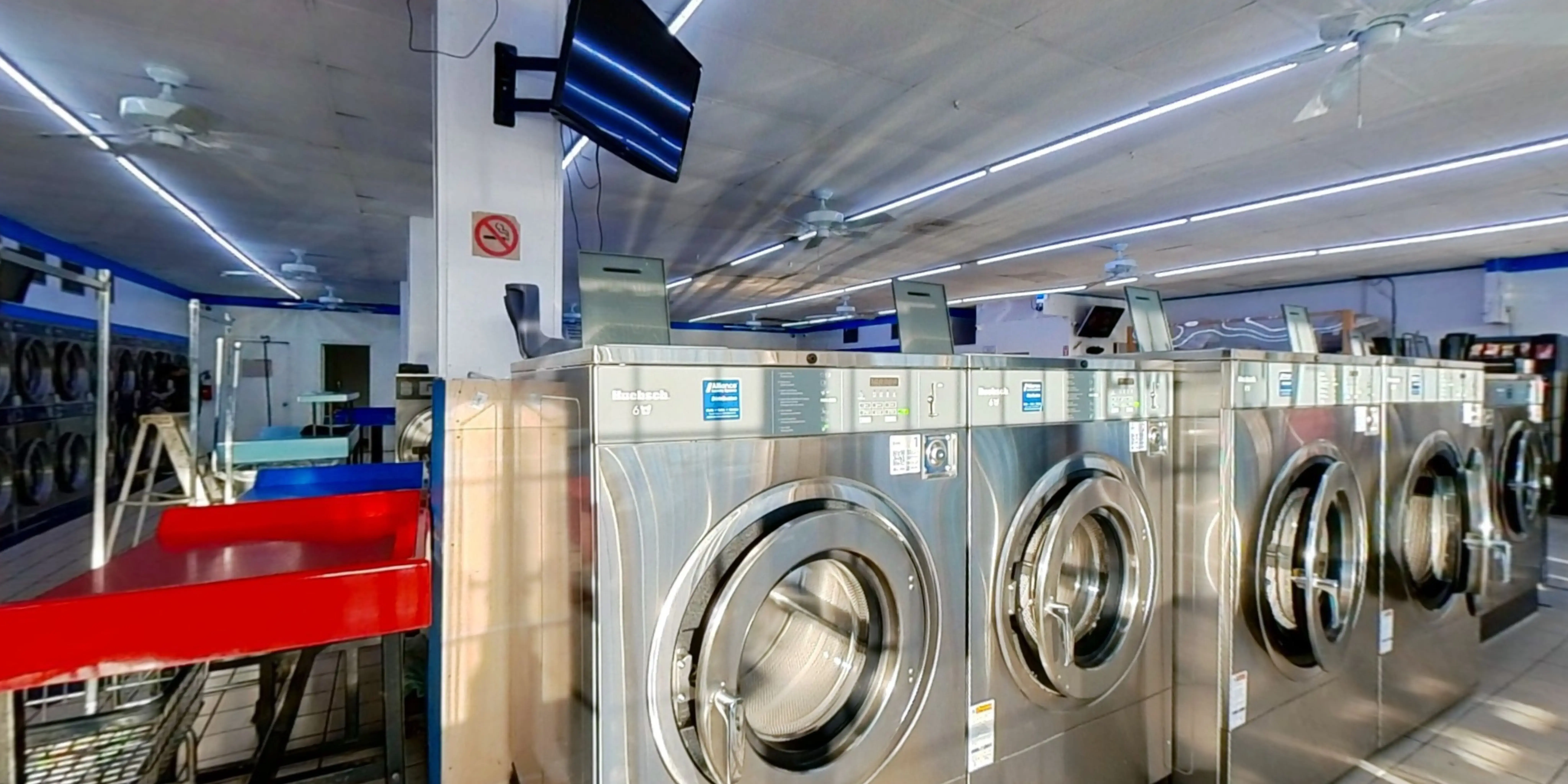 Washateria Land - Wash and Fold Services thumbnail 7